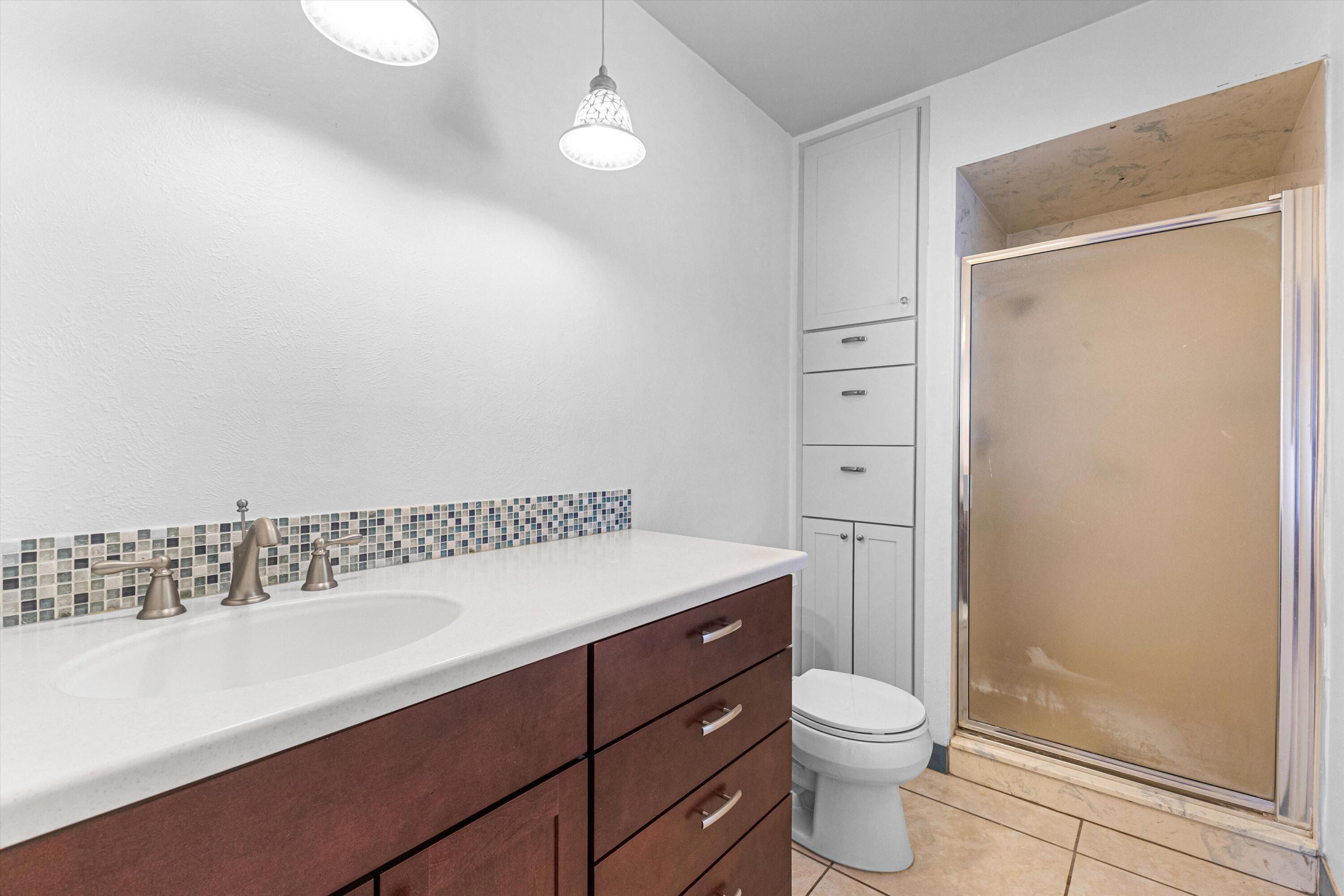 Photo 8 — 7216 Derickson Avenue NE