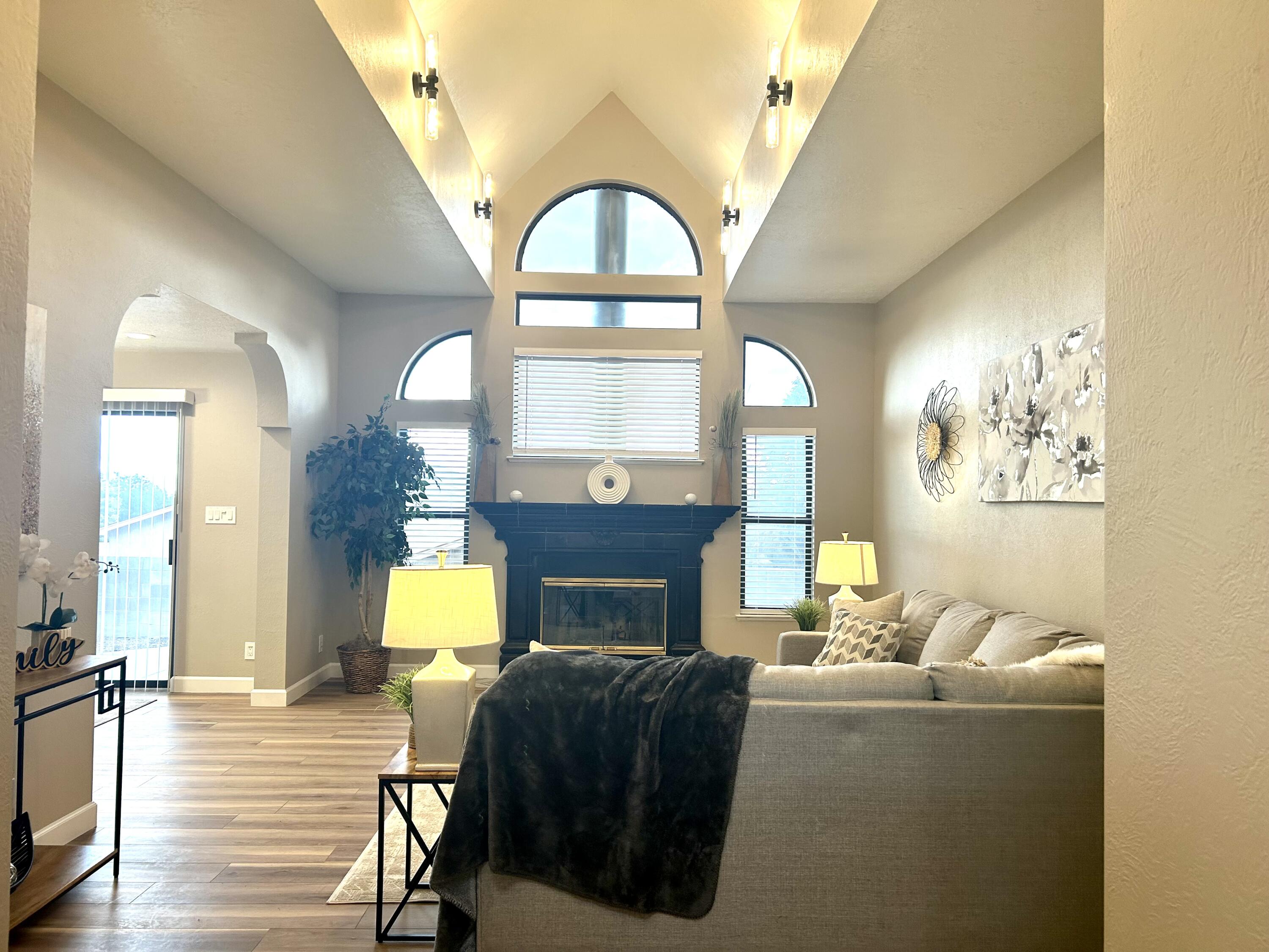 Photo 5 — 5906 Painted Pony Drive NW