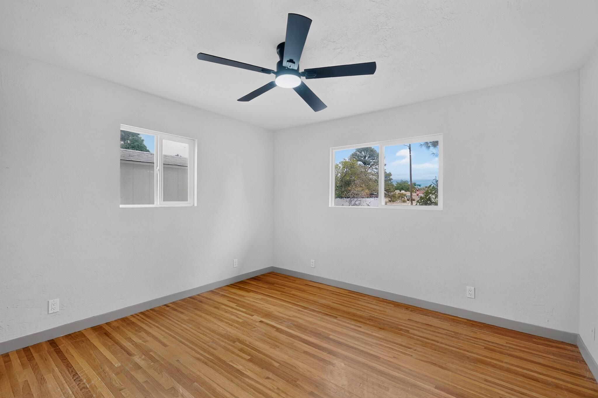 Photo 3 — 421 N La Veta Drive NE
