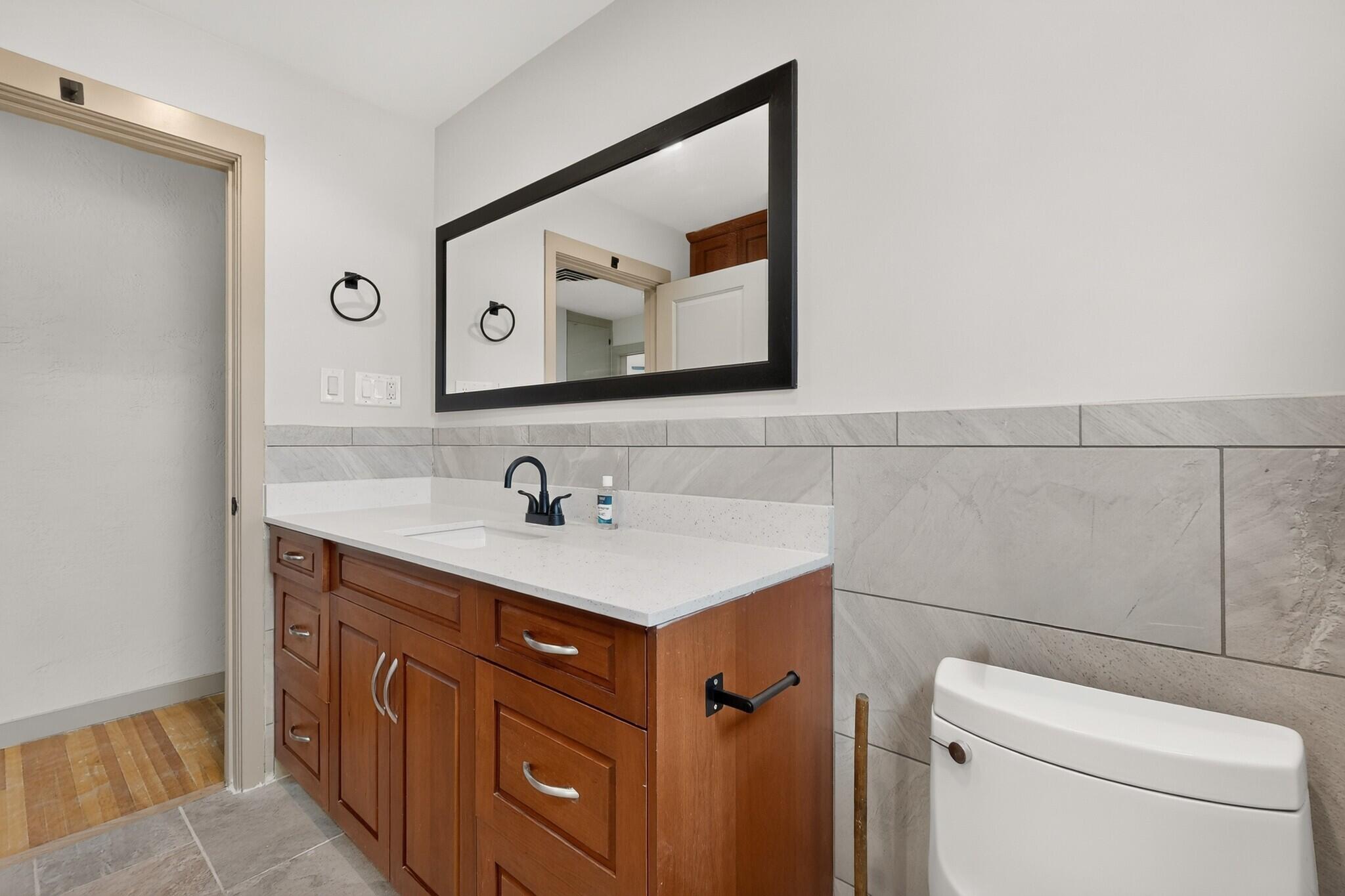 Photo 6 — 421 N La Veta Drive NE