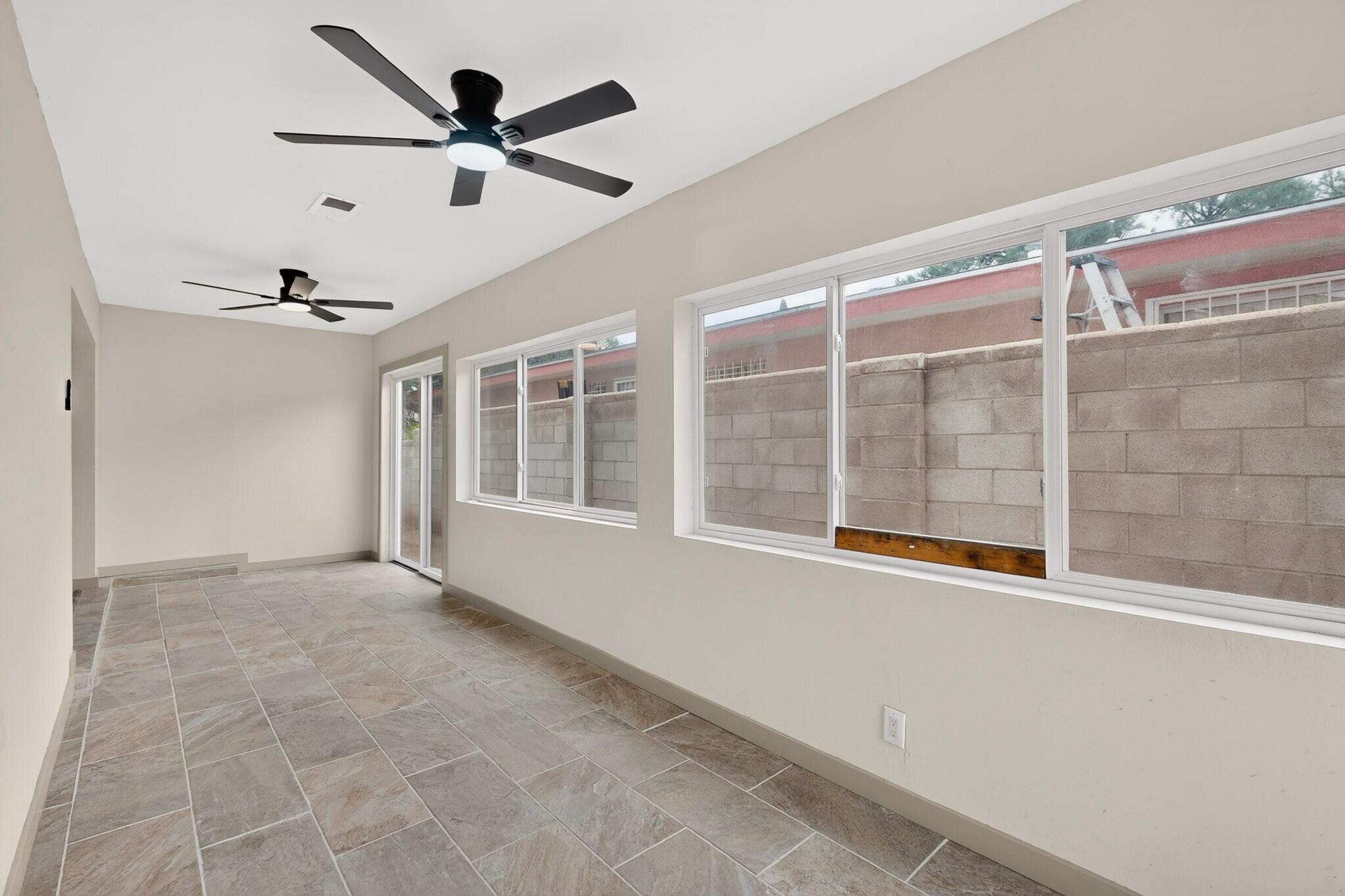 Photo 11 — 421 N La Veta Drive NE