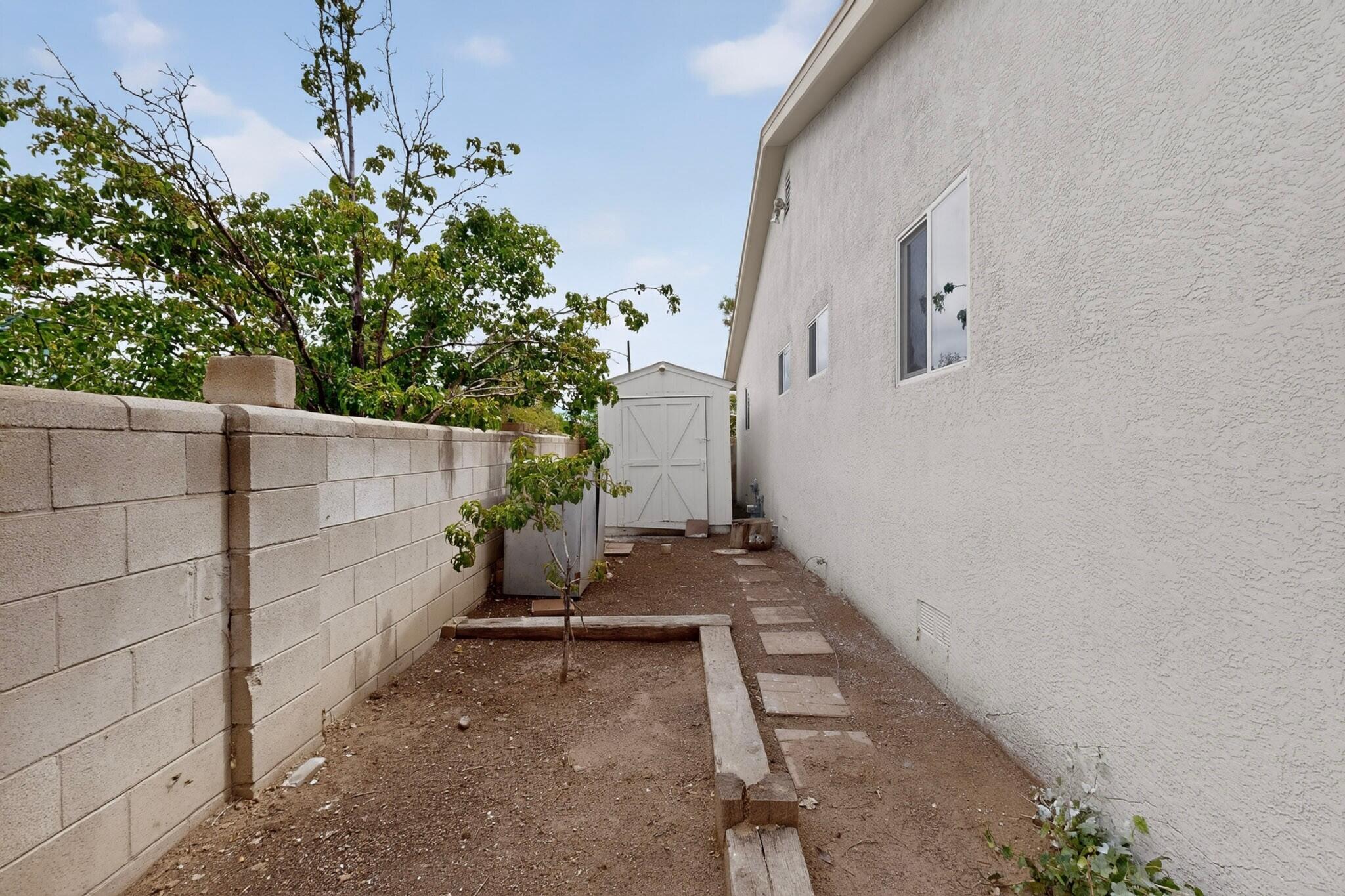 Photo 20 — 421 N La Veta Drive NE