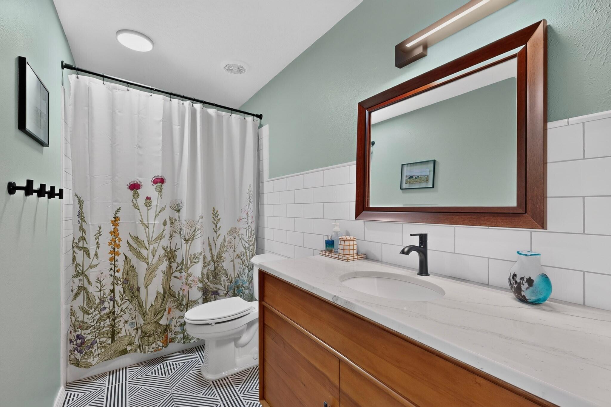 Photo 3 — 12212 Lexington Avenue NE