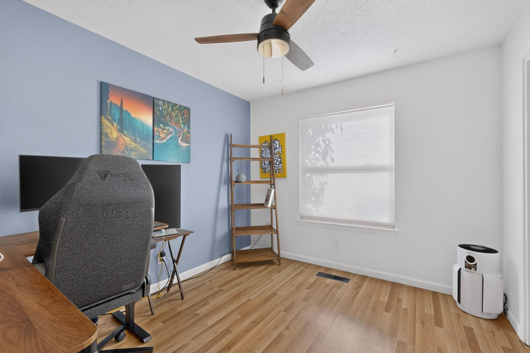 Photo 5 — 12212 Lexington Avenue NE