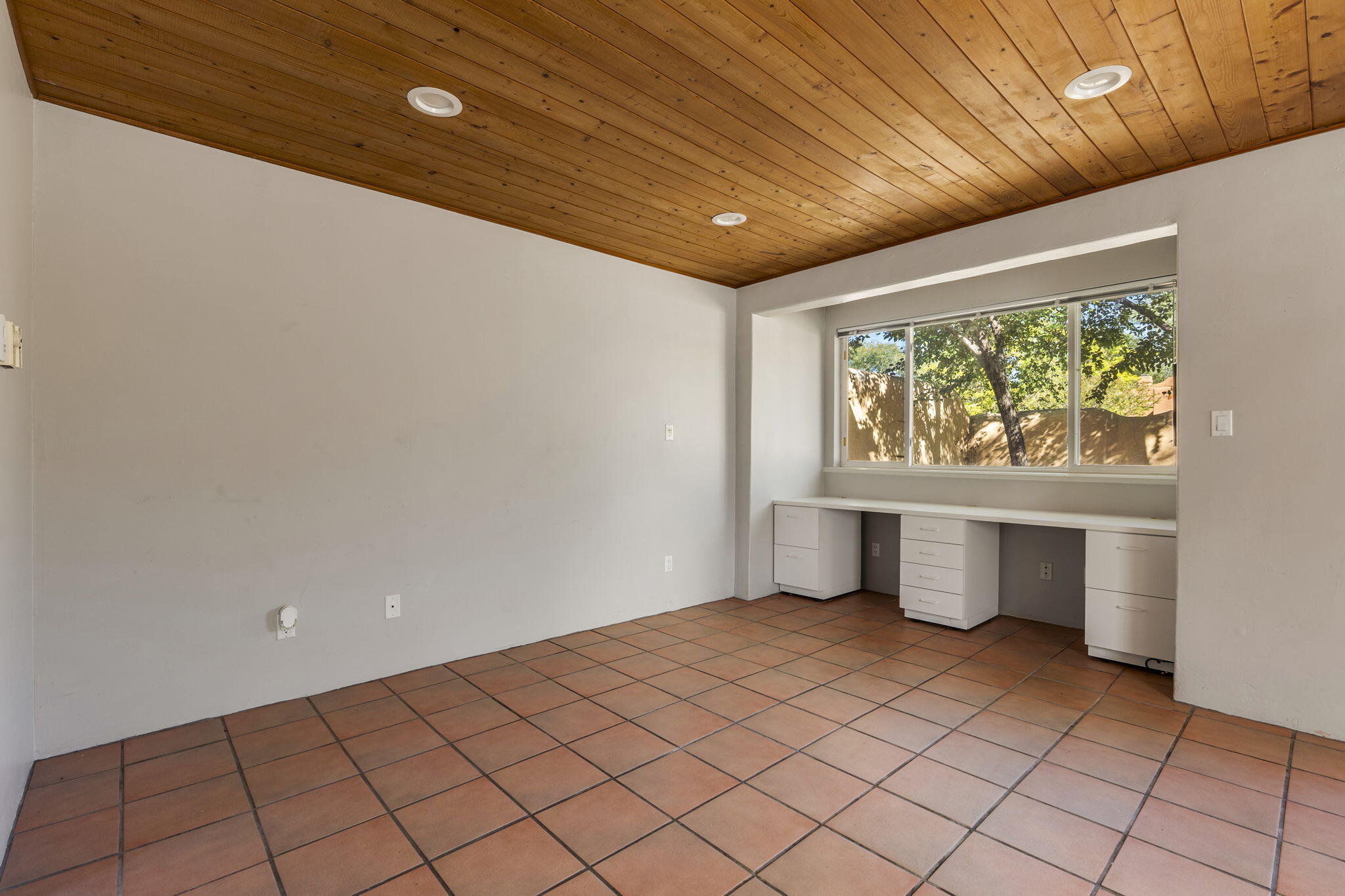 Photo 12 — 2410 Vicic Road NW