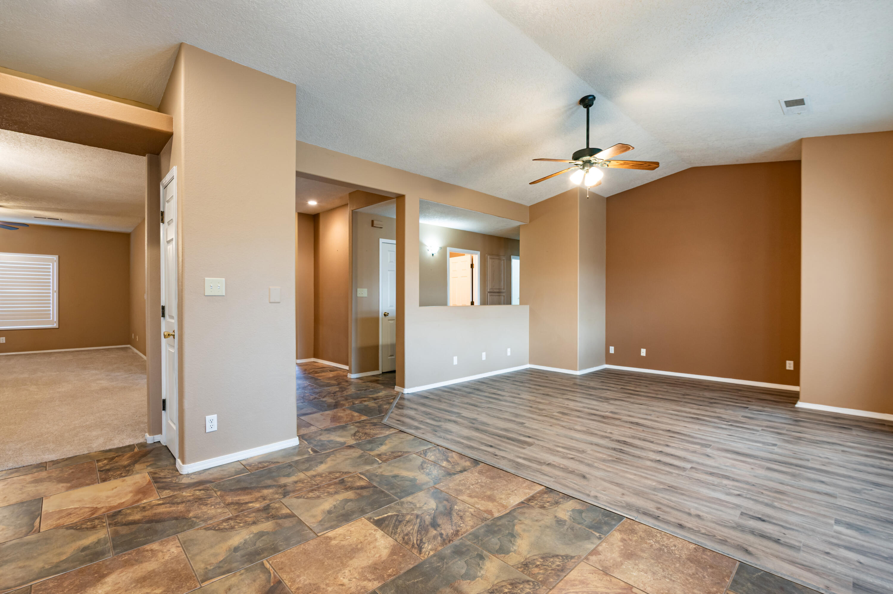 Photo 4 — 6921 Glen Hills Drive NE