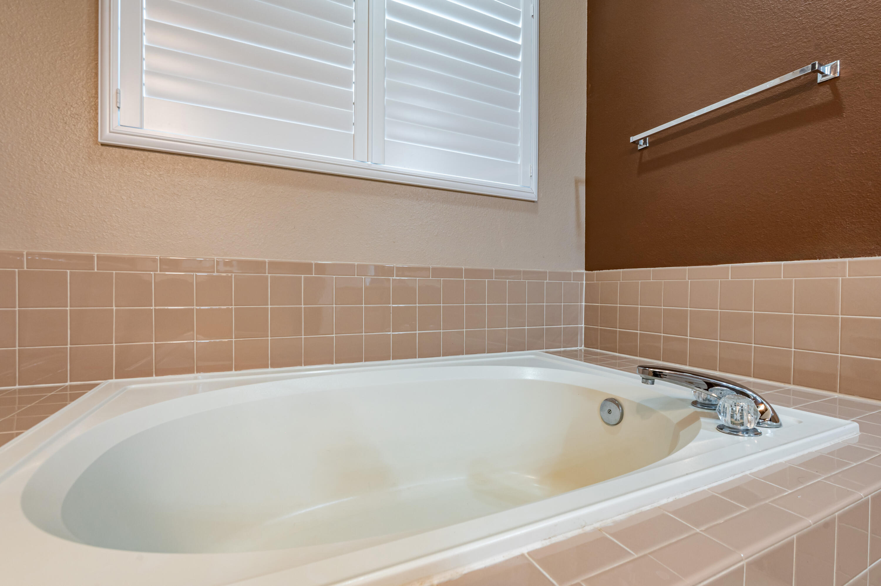 Photo 18 — 6921 Glen Hills Drive NE