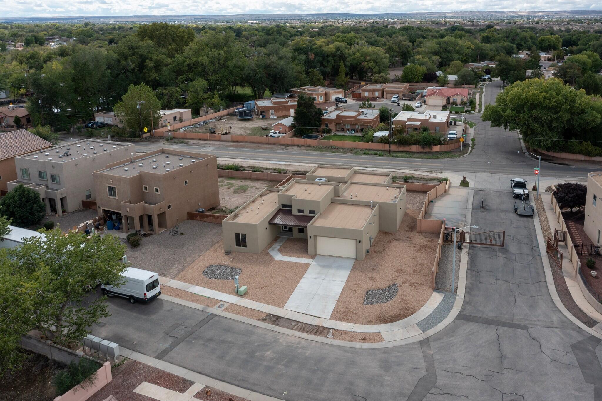 Photo 4 — 335 Manuel Sanchez Place SW