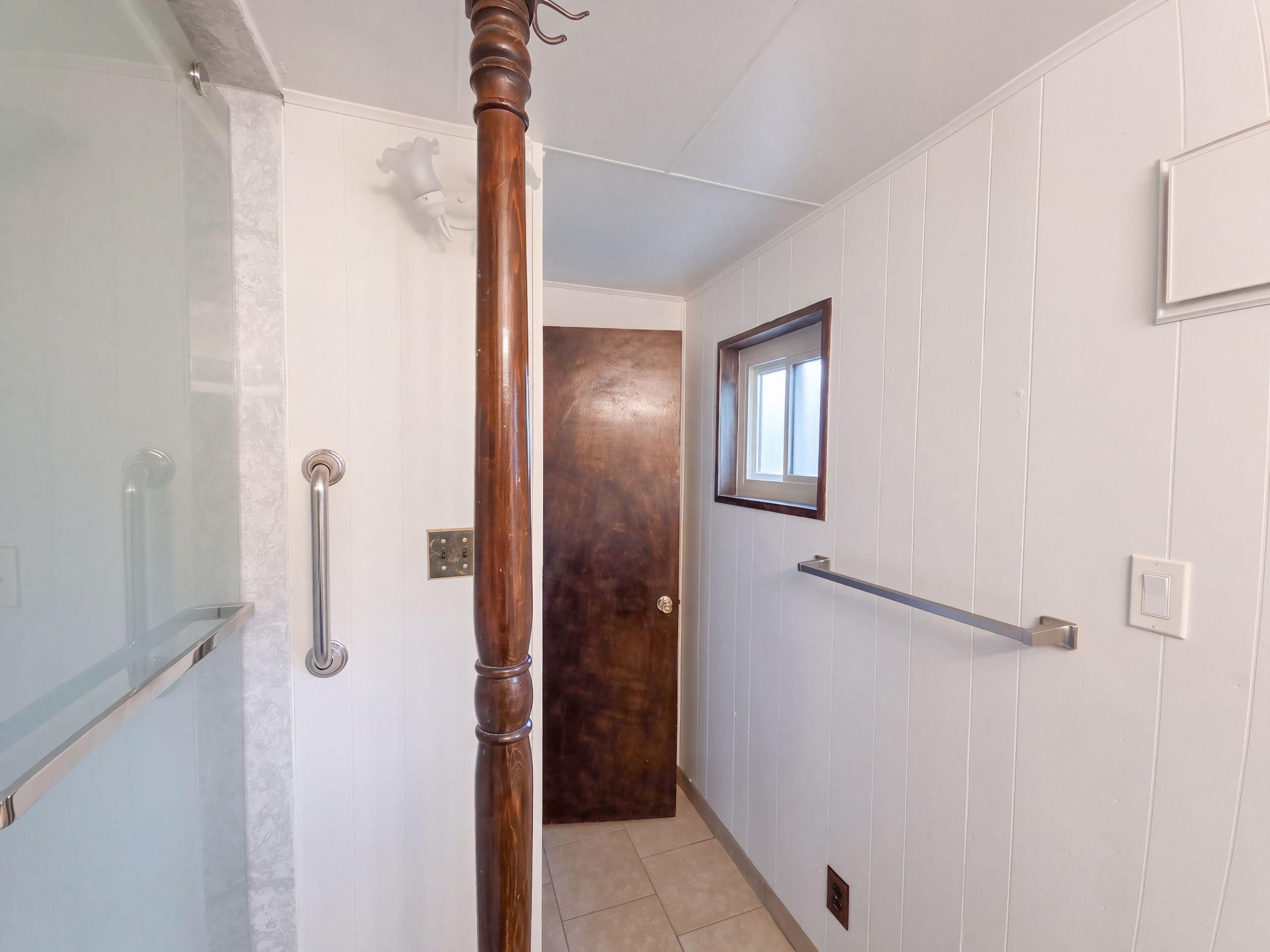 Photo 6 — 9222 Aztec Road NE