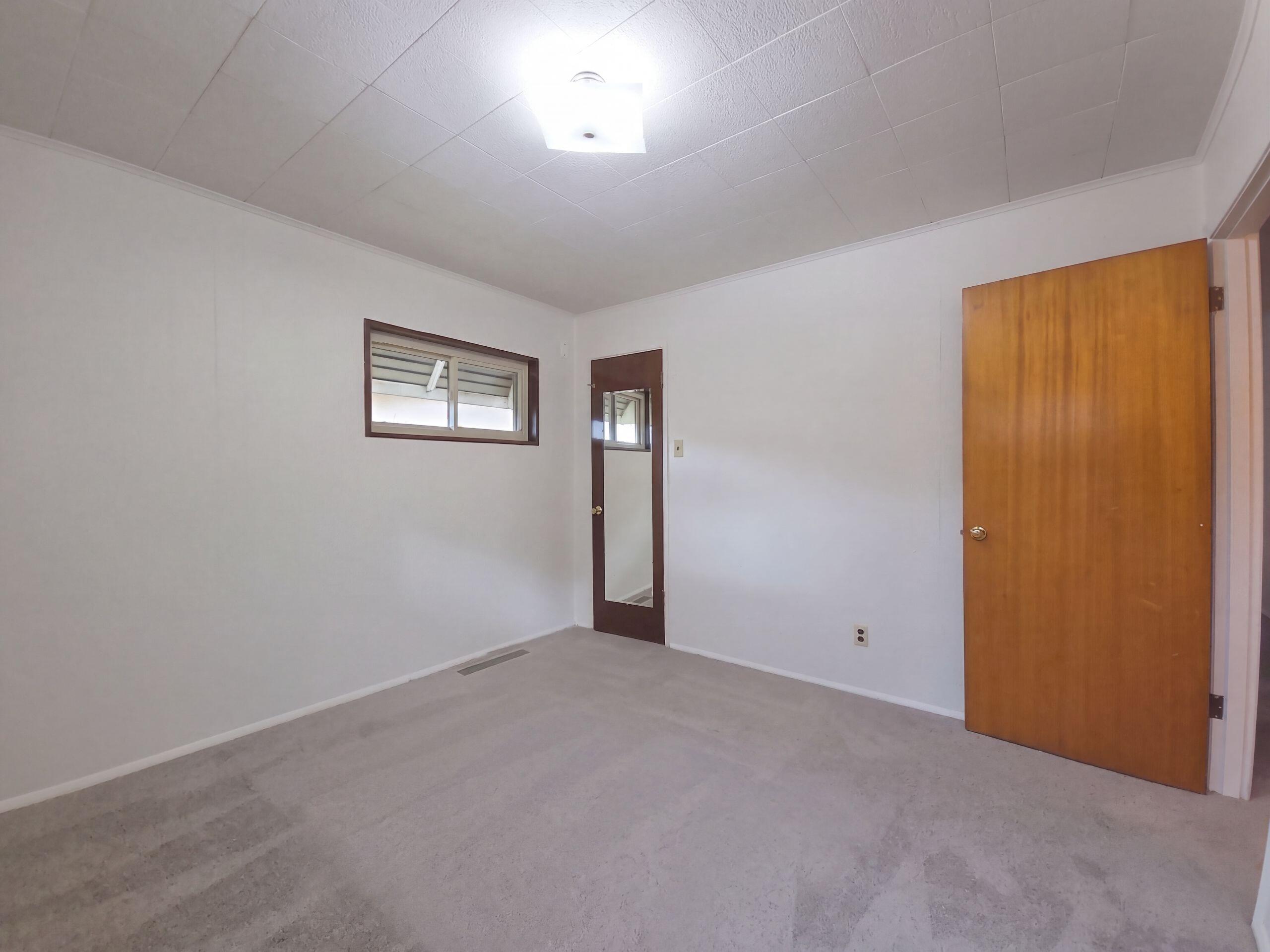 Photo 10 — 9222 Aztec Road NE