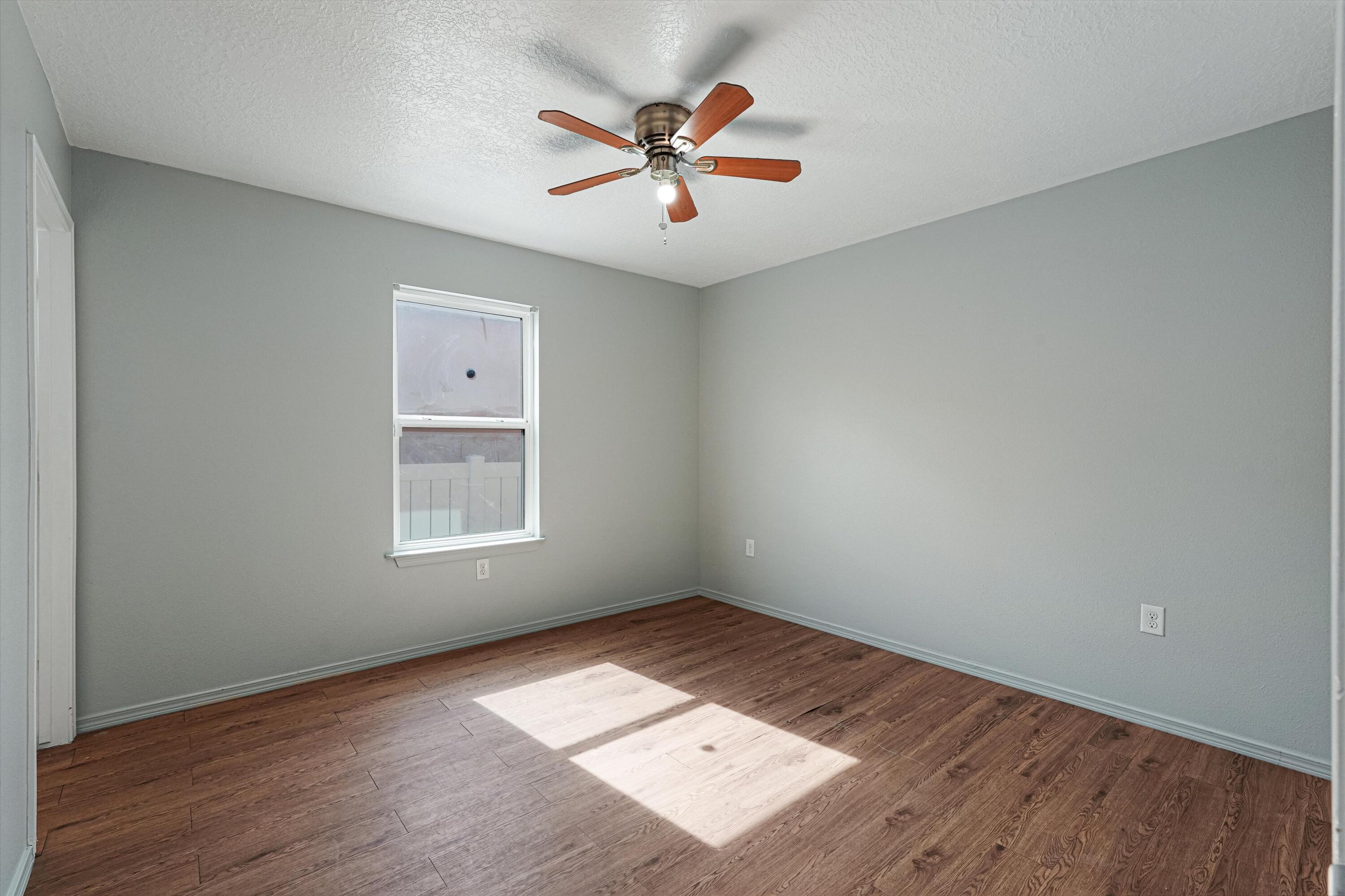 Photo 11 — 6427 Trujillo Road SW