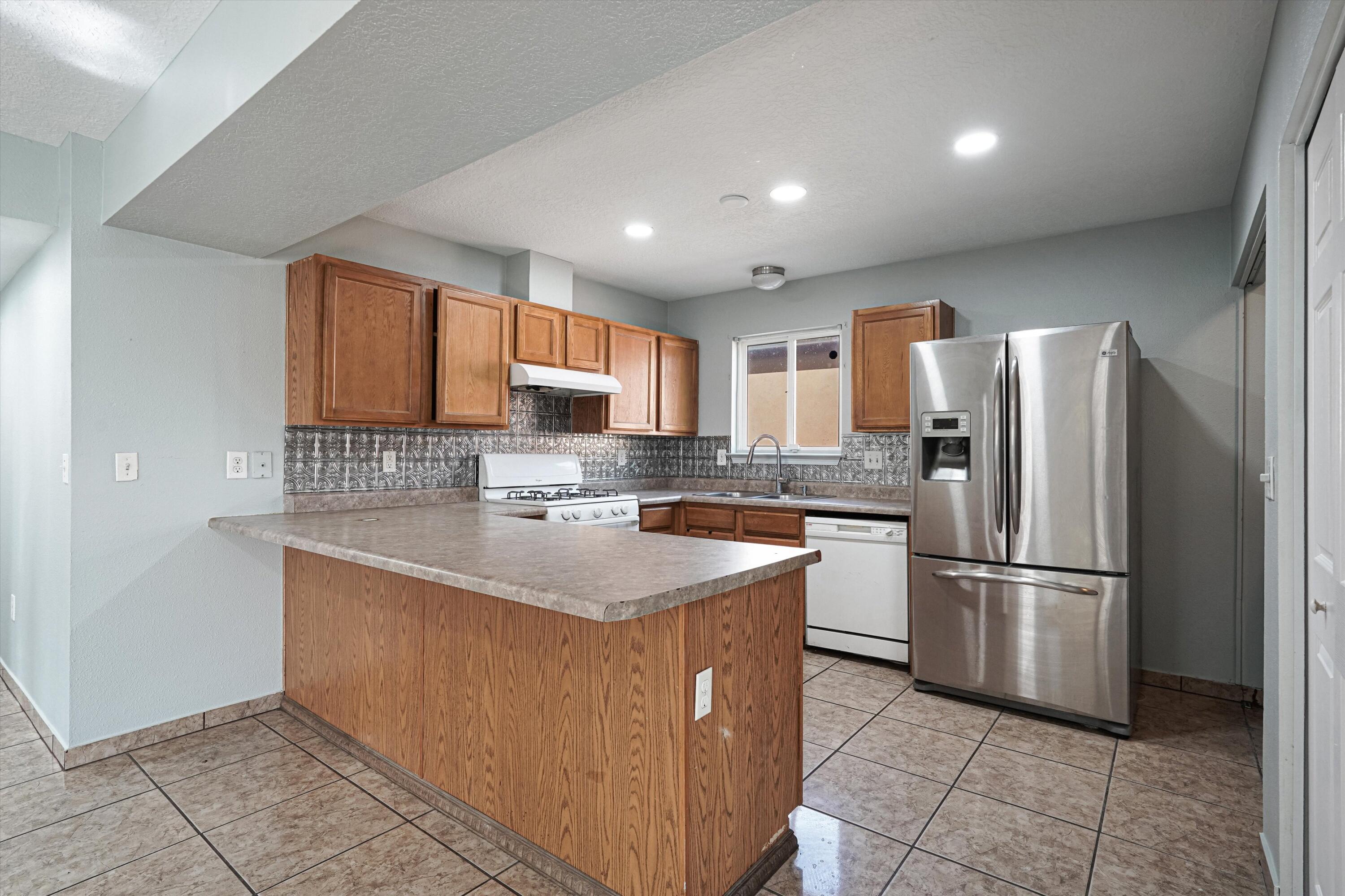 Photo 2 — 6427 Trujillo Road SW