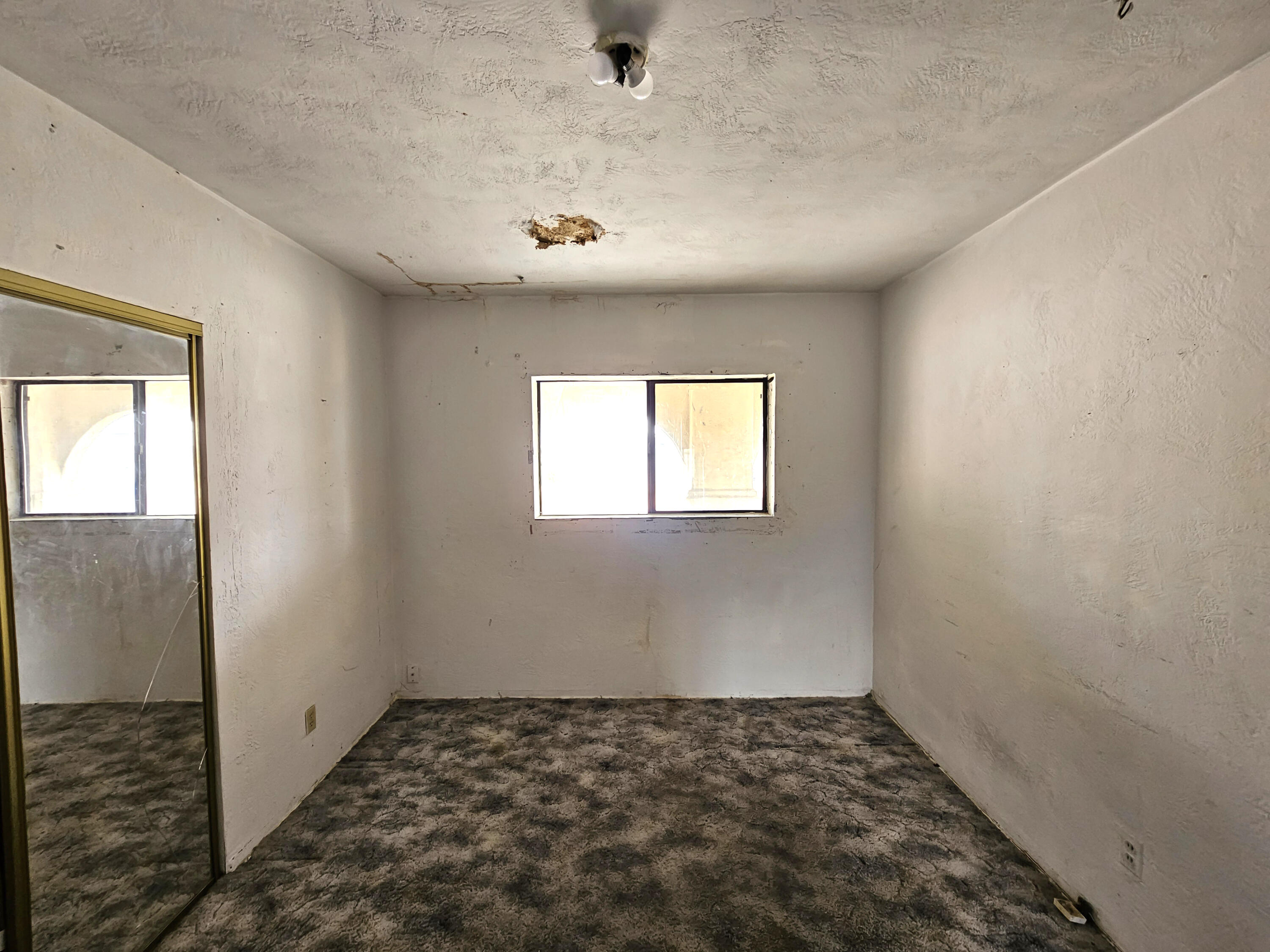 Photo 4 — 2109 Stanford Drive SE