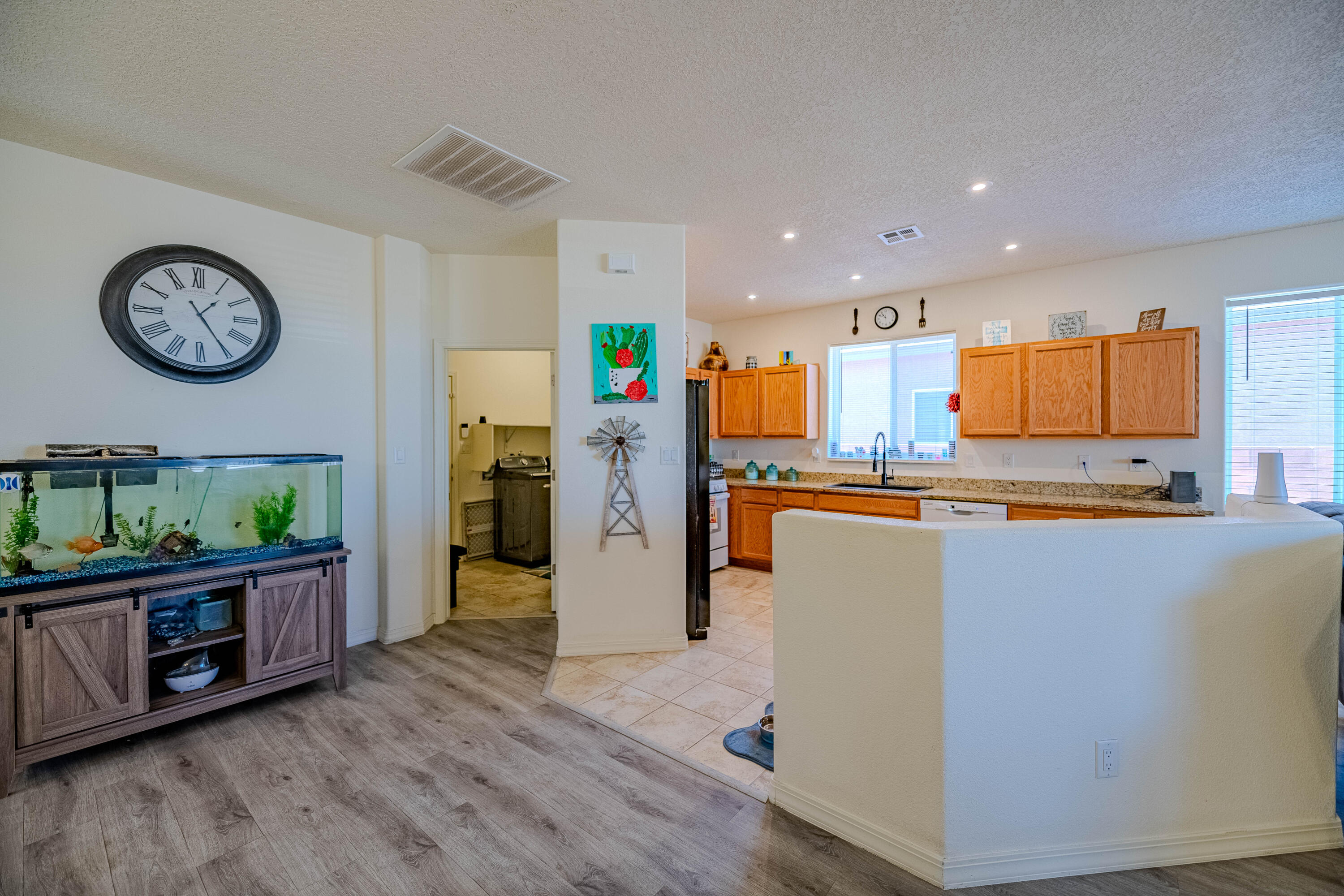 Photo 18 — 240 Rio Chama Circle SW