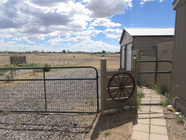Photo 11 — 17 Capitan Street
