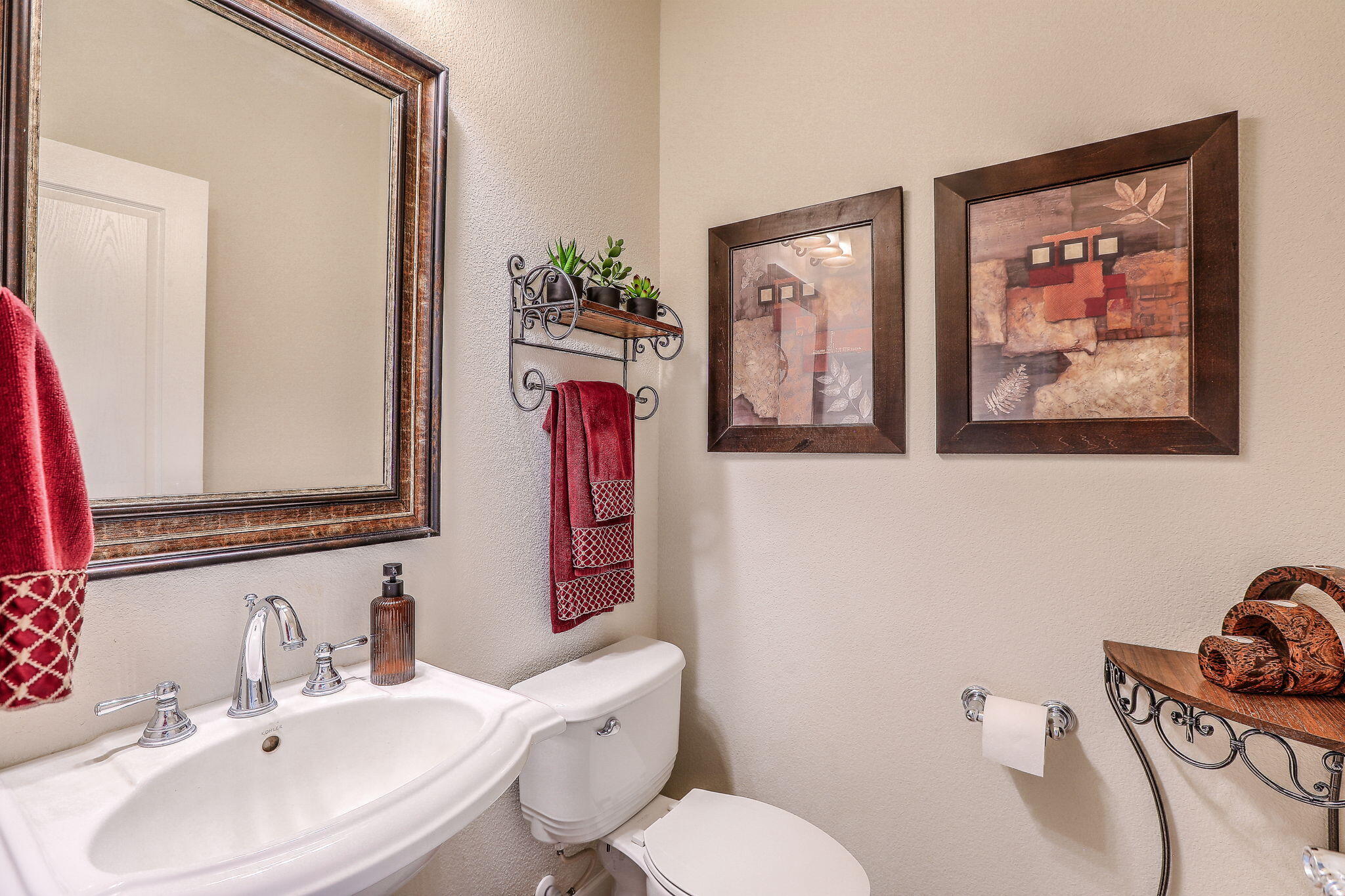 Photo 9 — 42 Los Miradores Drive NE