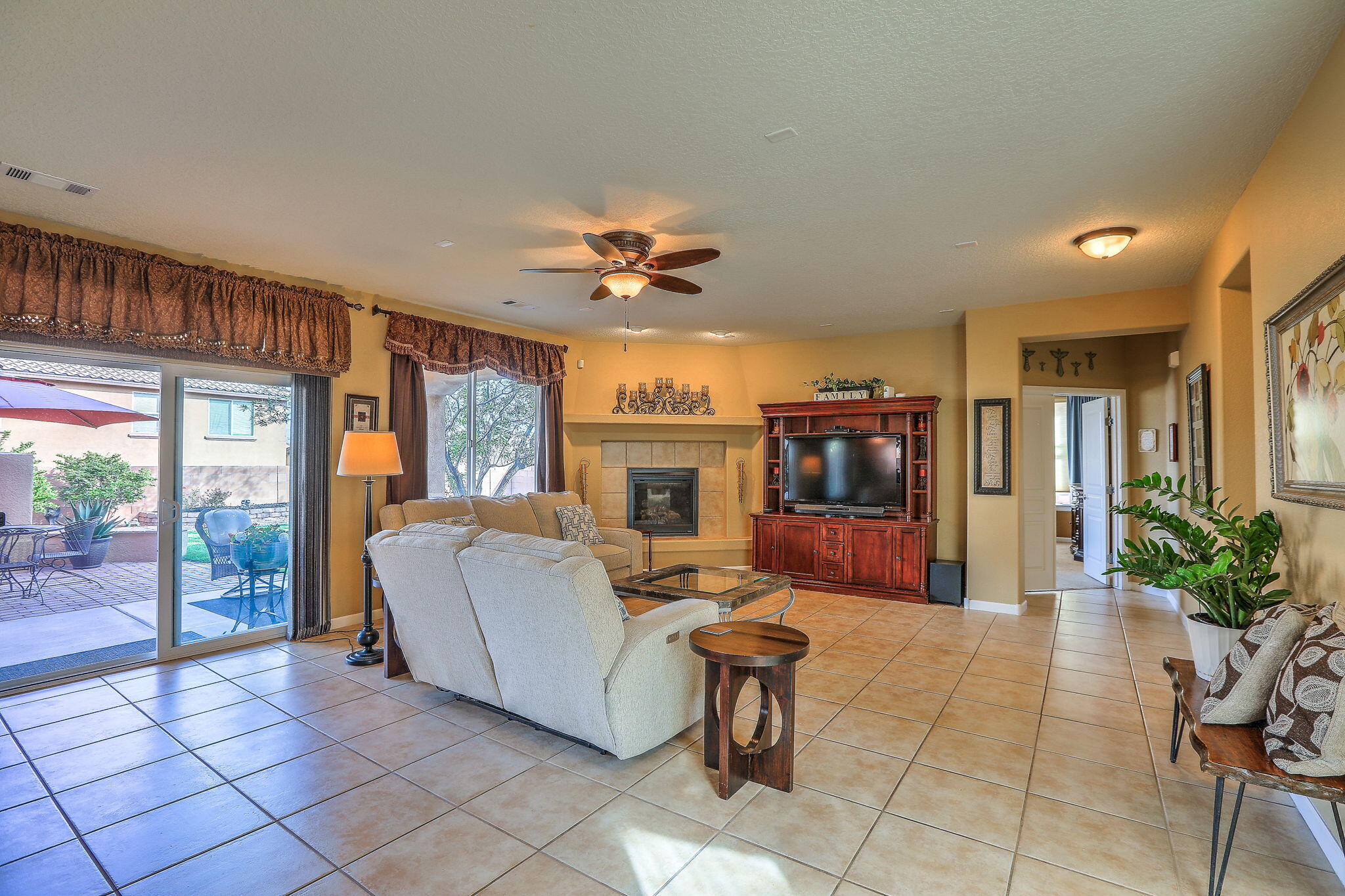 Photo 10 — 42 Los Miradores Drive NE