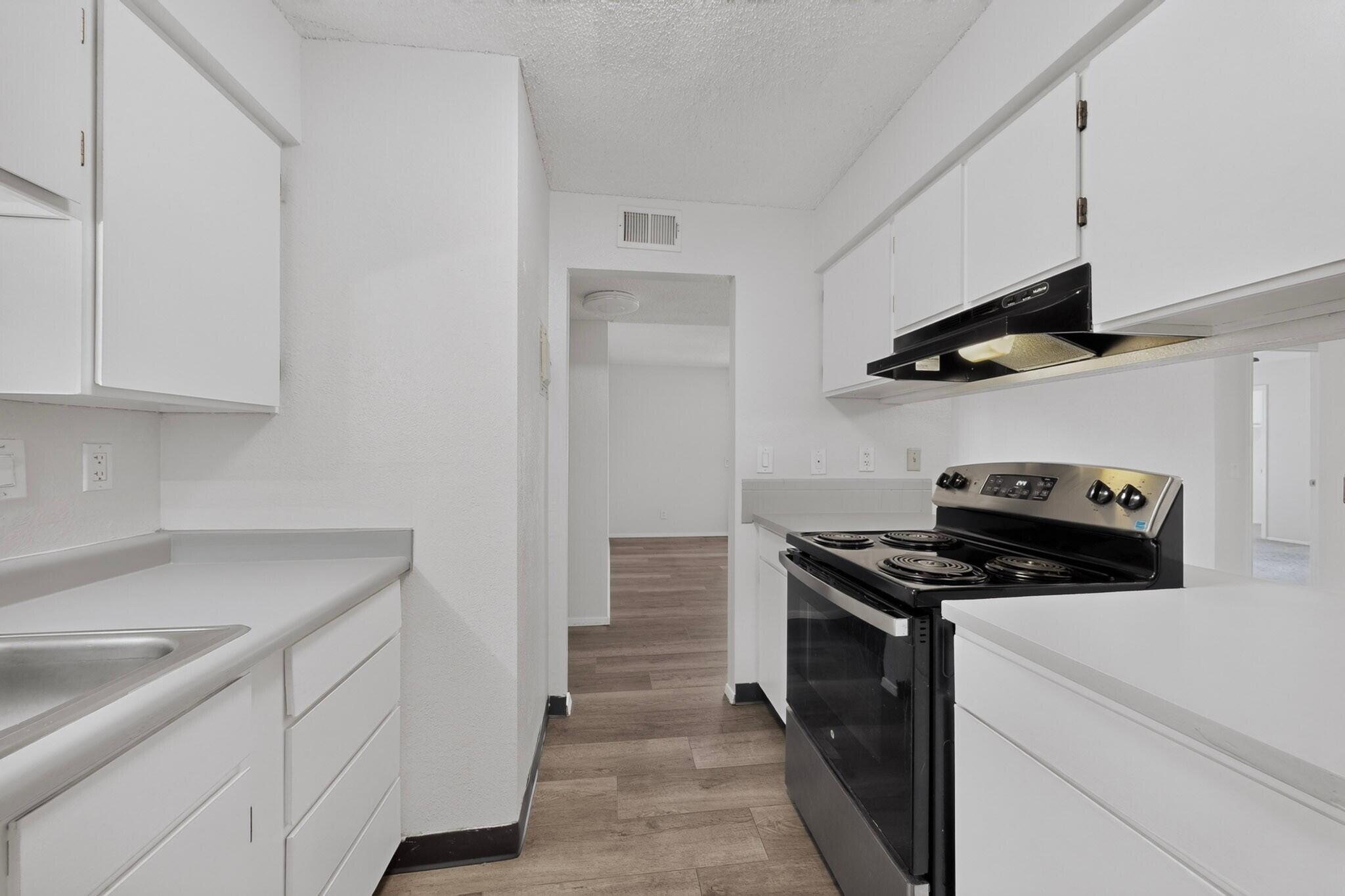 Photo 9 — 3845 Montgomery Boulevard NE APT 925