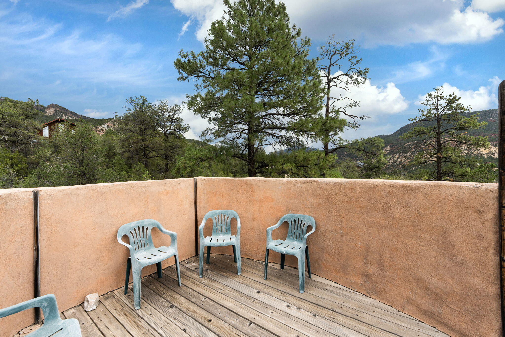 Photo 4 — 575 Redondo Road