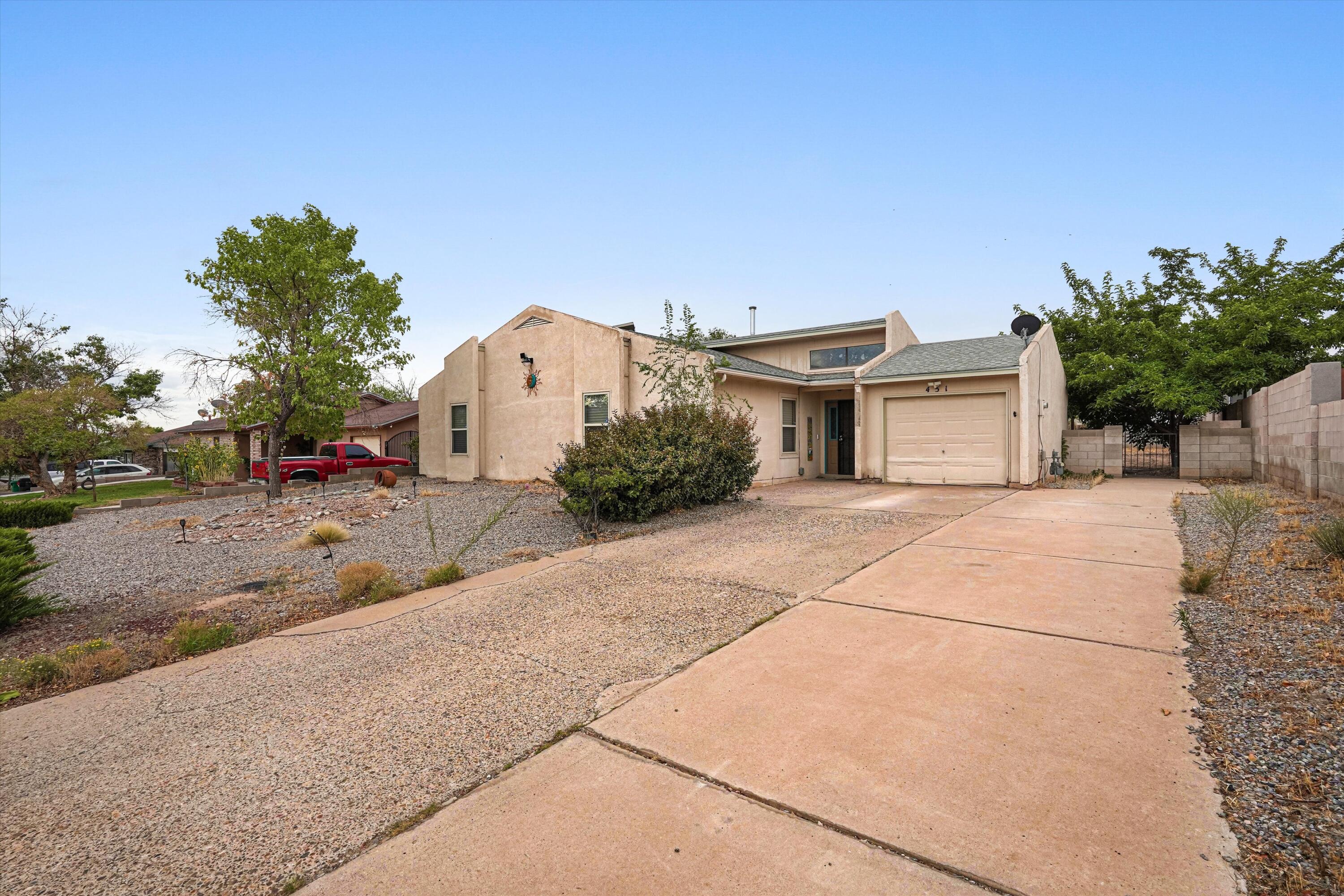 451 Stallion Road SE, Rio Rancho, NM 87124