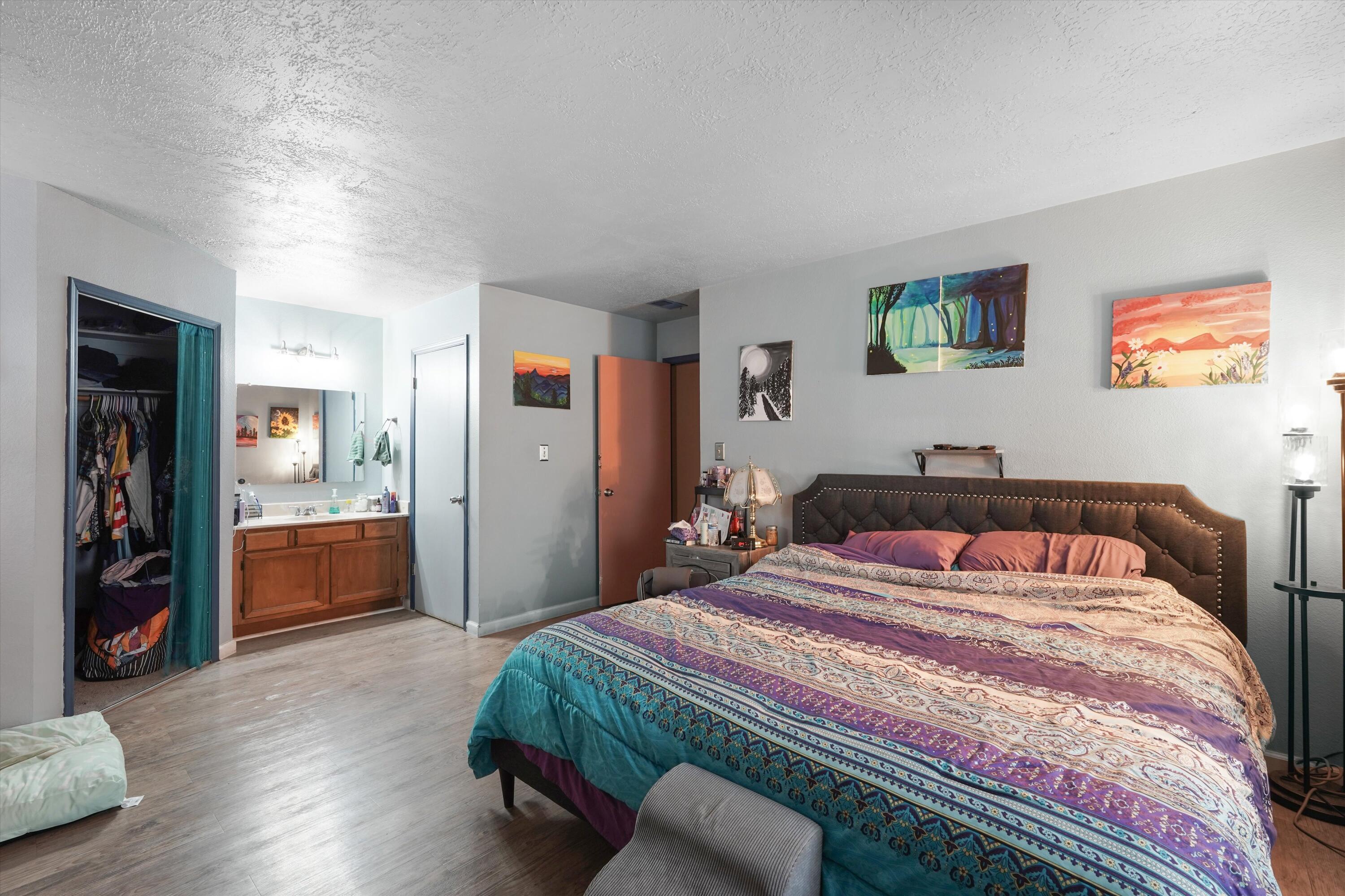 Photo 4 — 451 Stallion Road SE