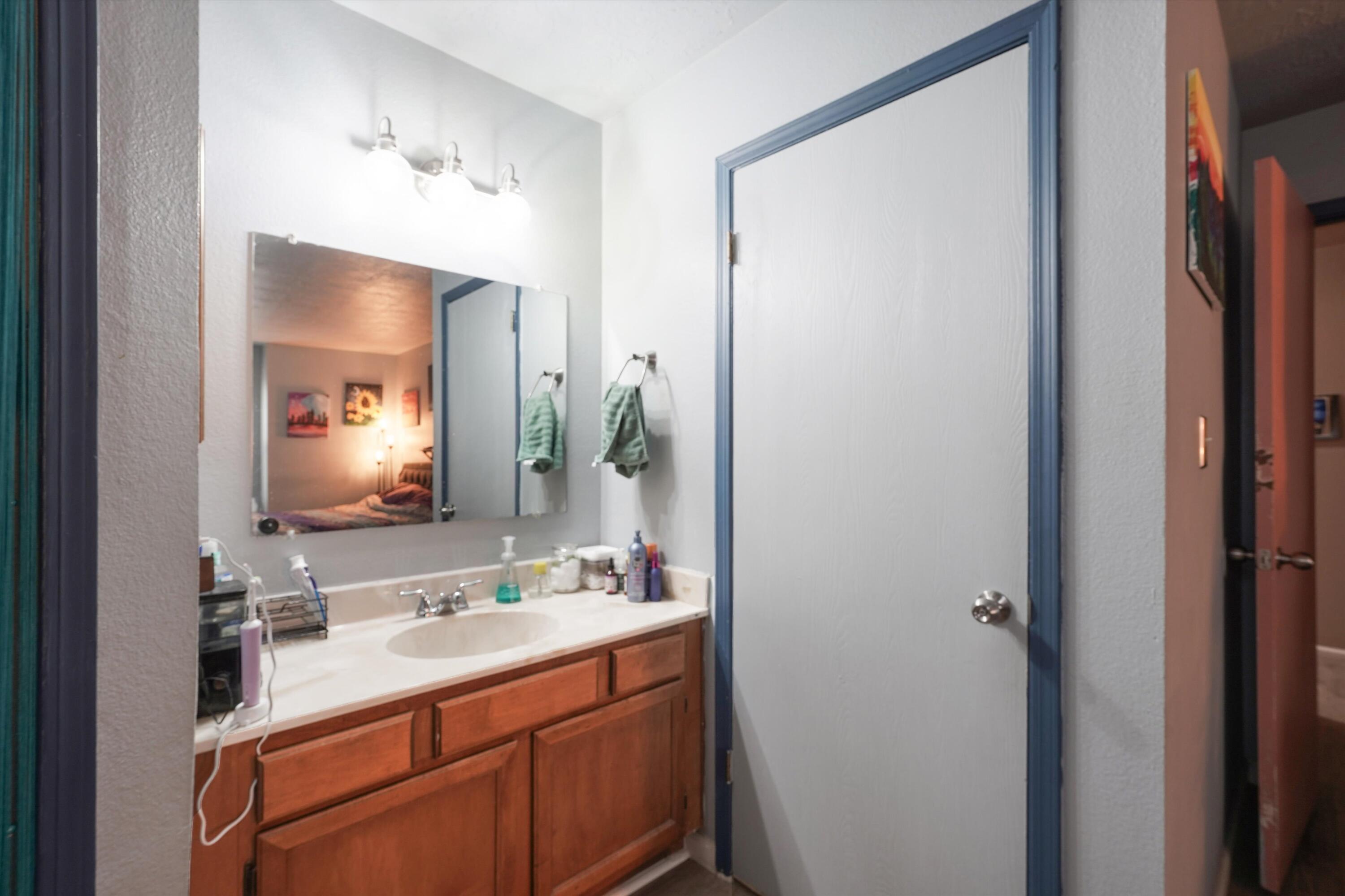 Photo 5 — 451 Stallion Road SE