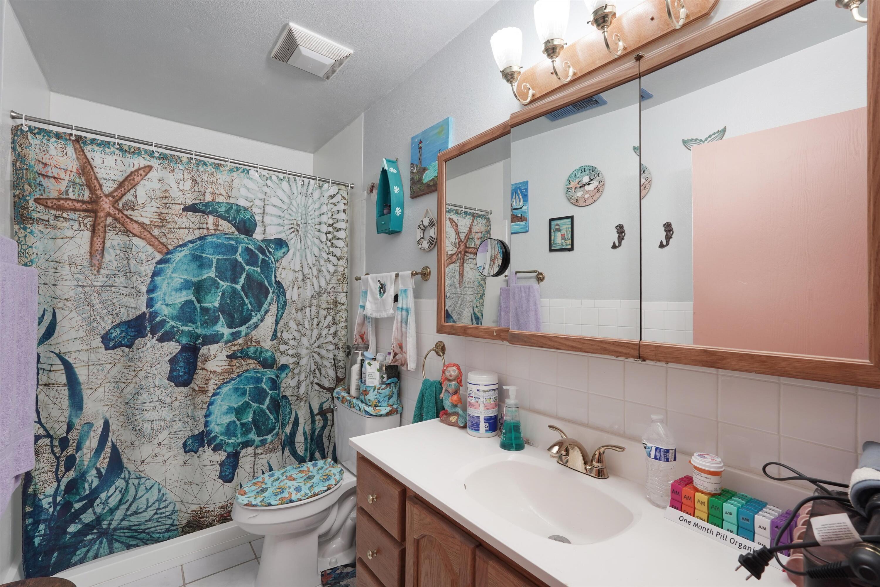 Photo 9 — 451 Stallion Road SE
