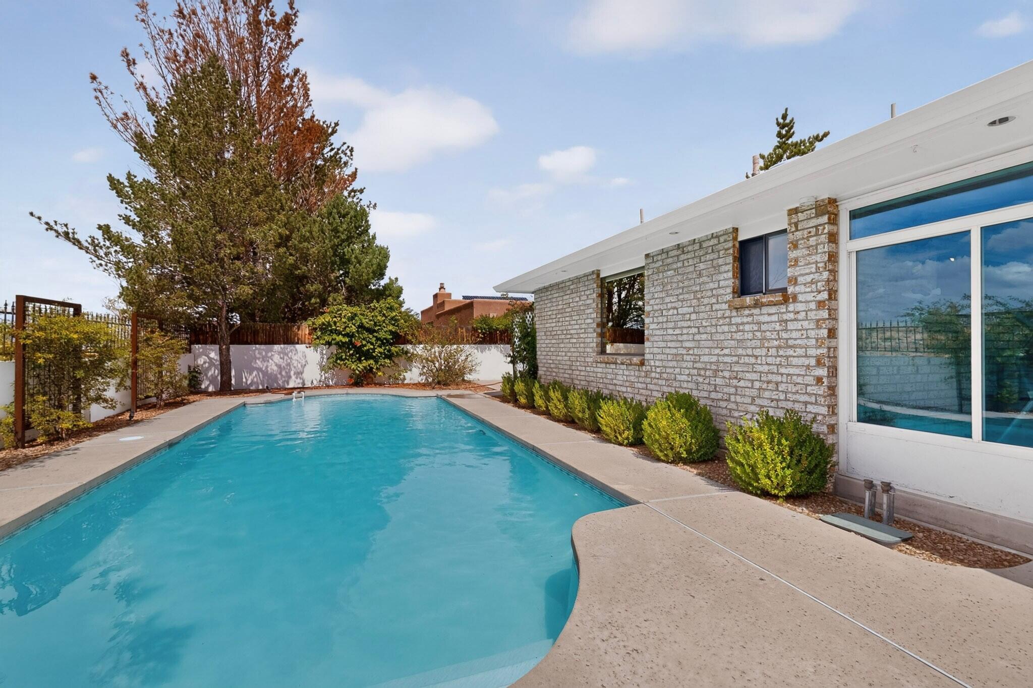 Photo 19 — 705 Navarra Way SE