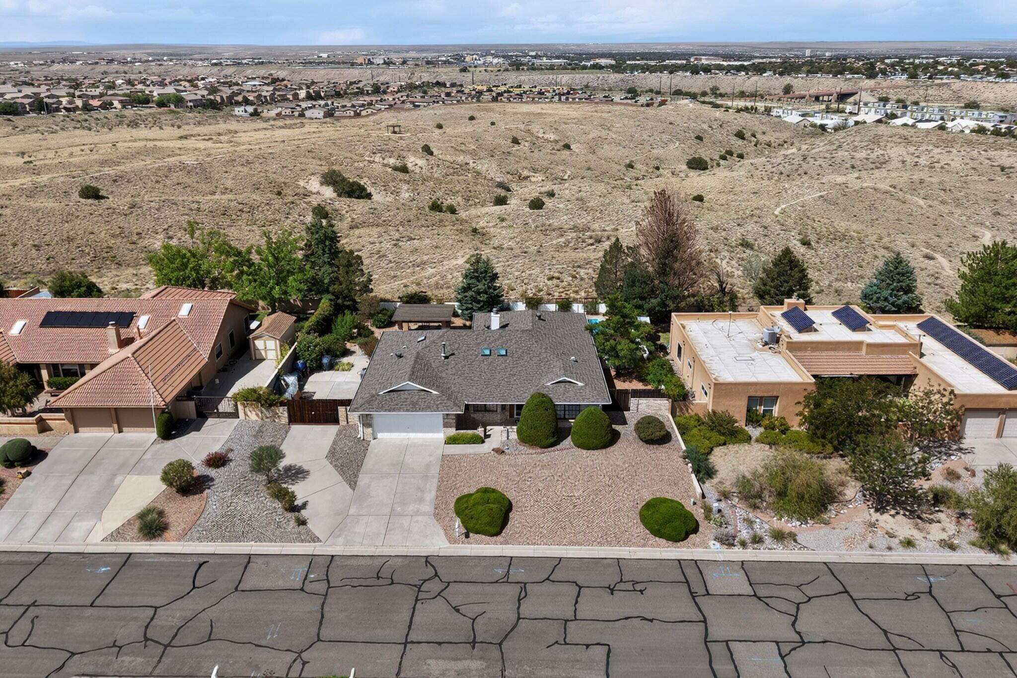 Photo 12 — 705 Navarra Way SE