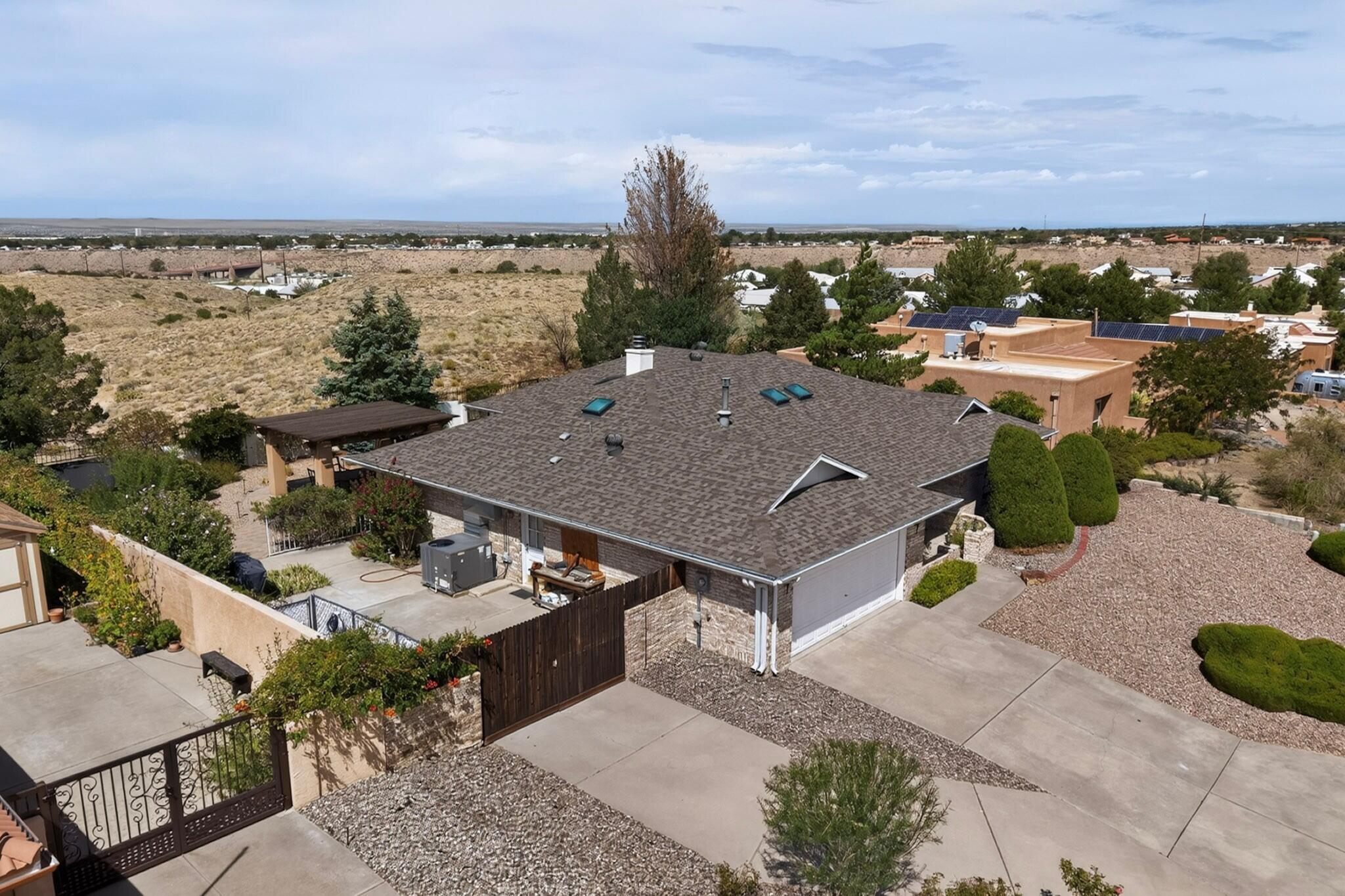 Photo 13 — 705 Navarra Way SE