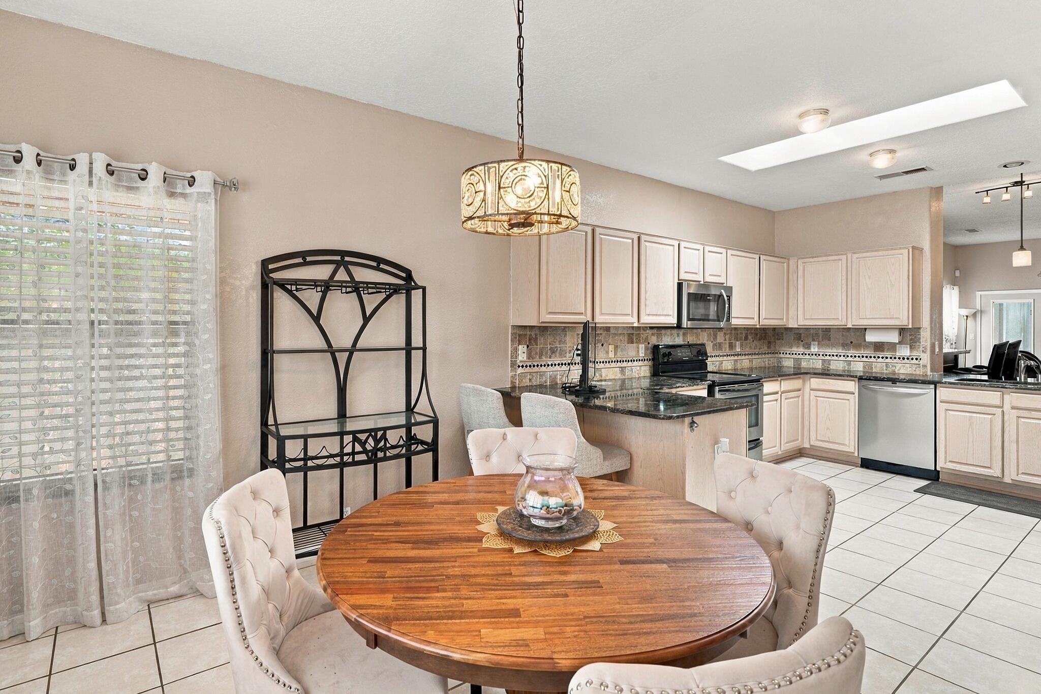 Photo 18 — 5300 Apollo Drive NW