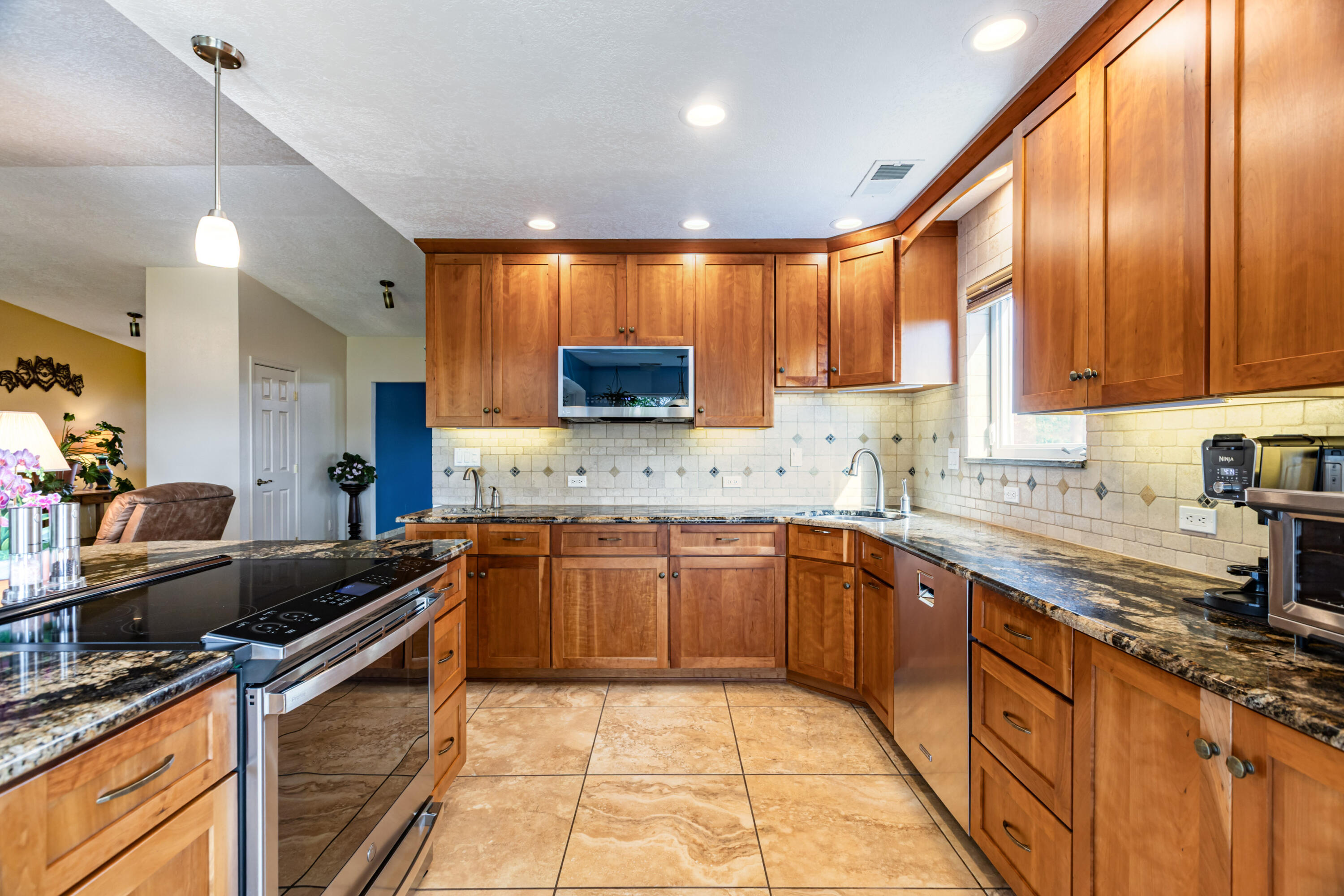 Photo 18 — 1805 33rd Street SE