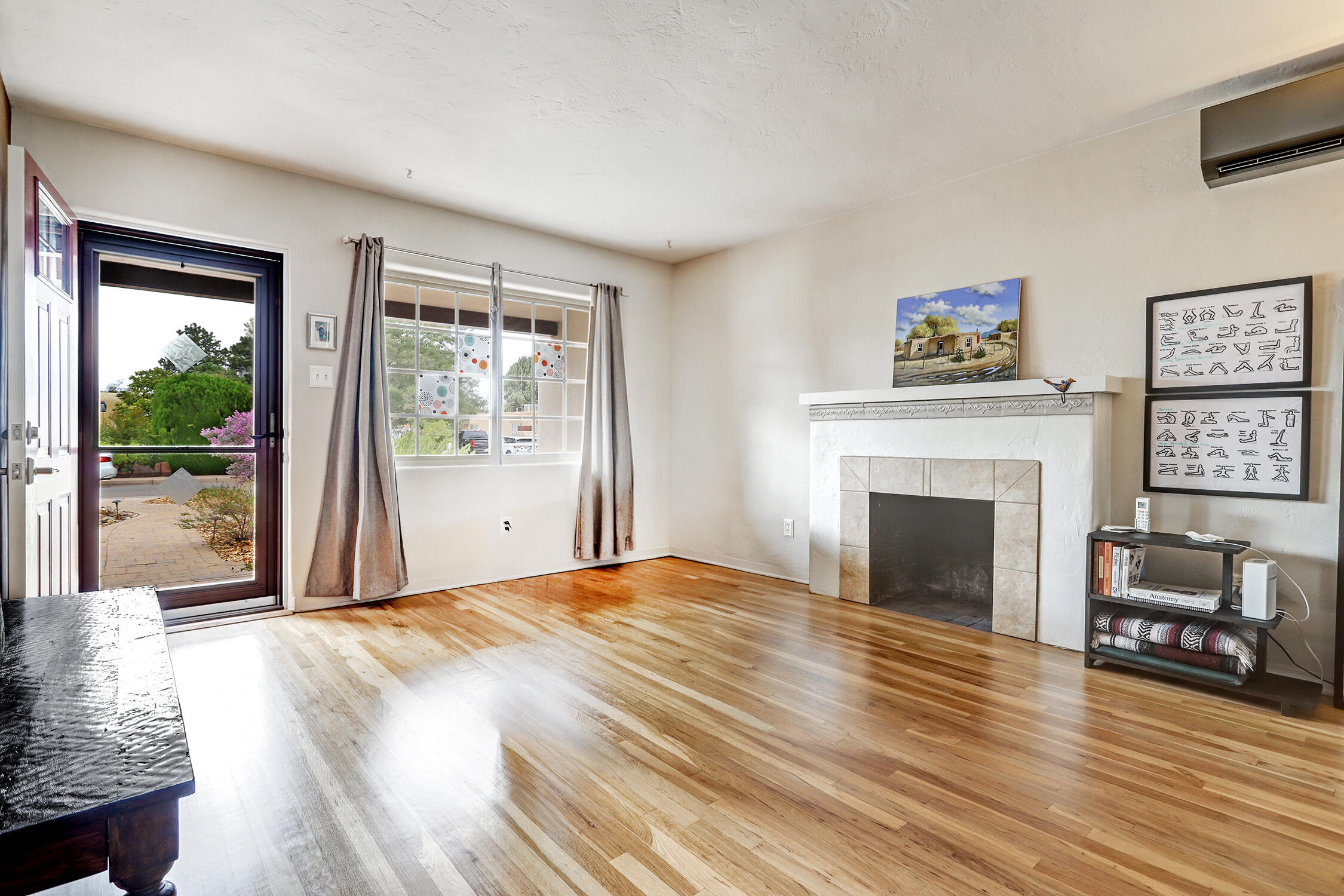 Photo 10 — 420 Manzano Street NE