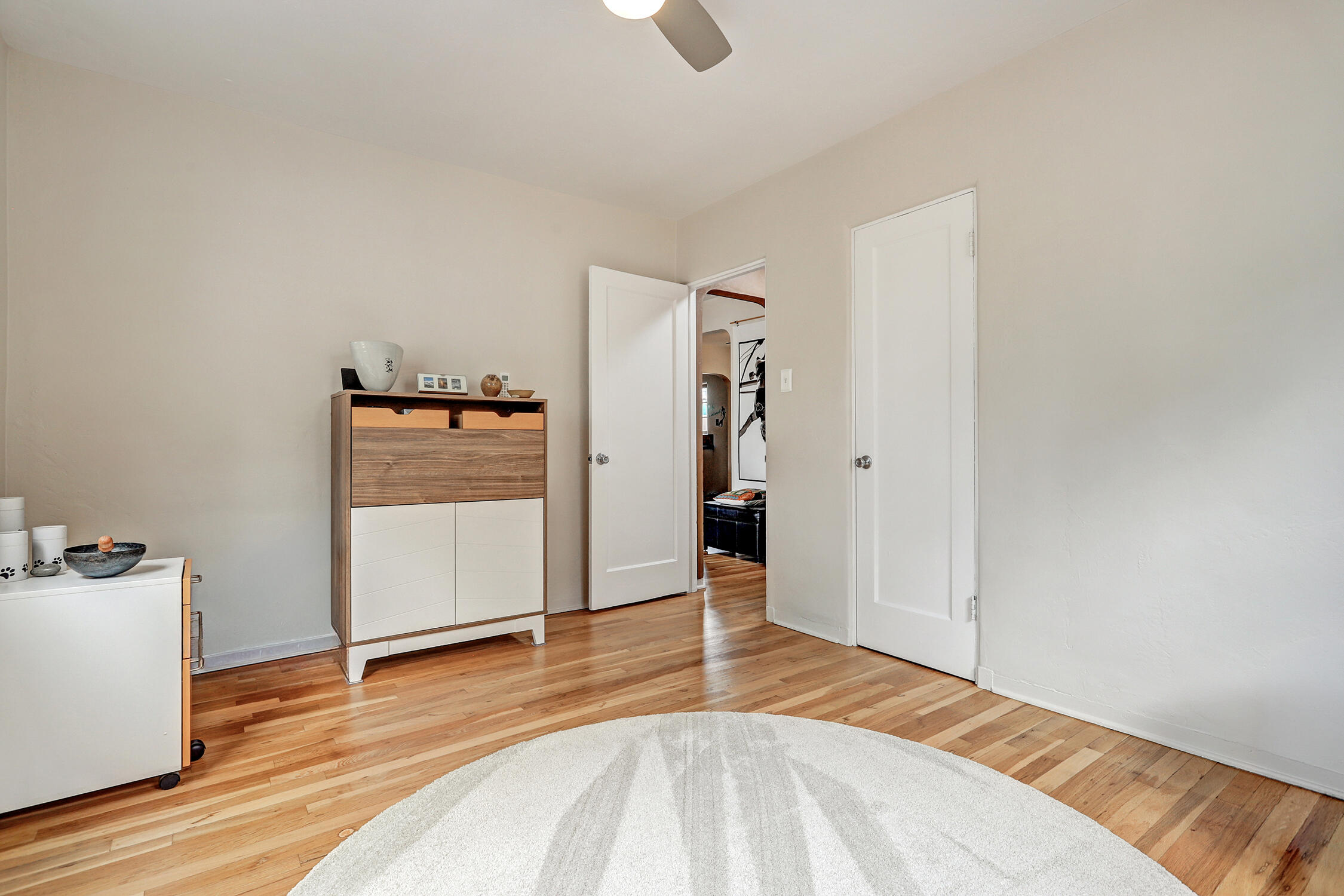Photo 3 — 420 Manzano Street NE