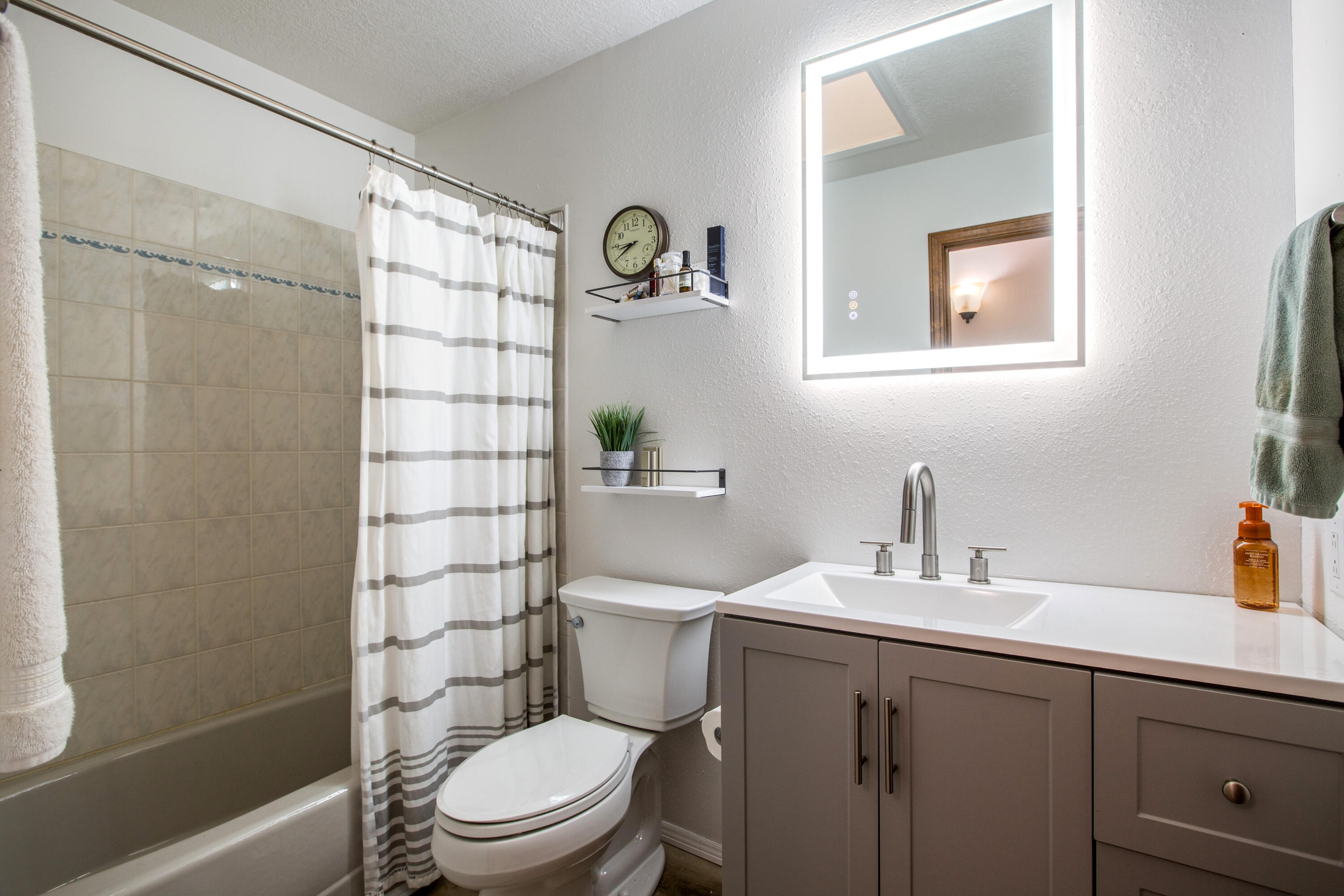 Photo 20 — 9618 Freedom Way NE