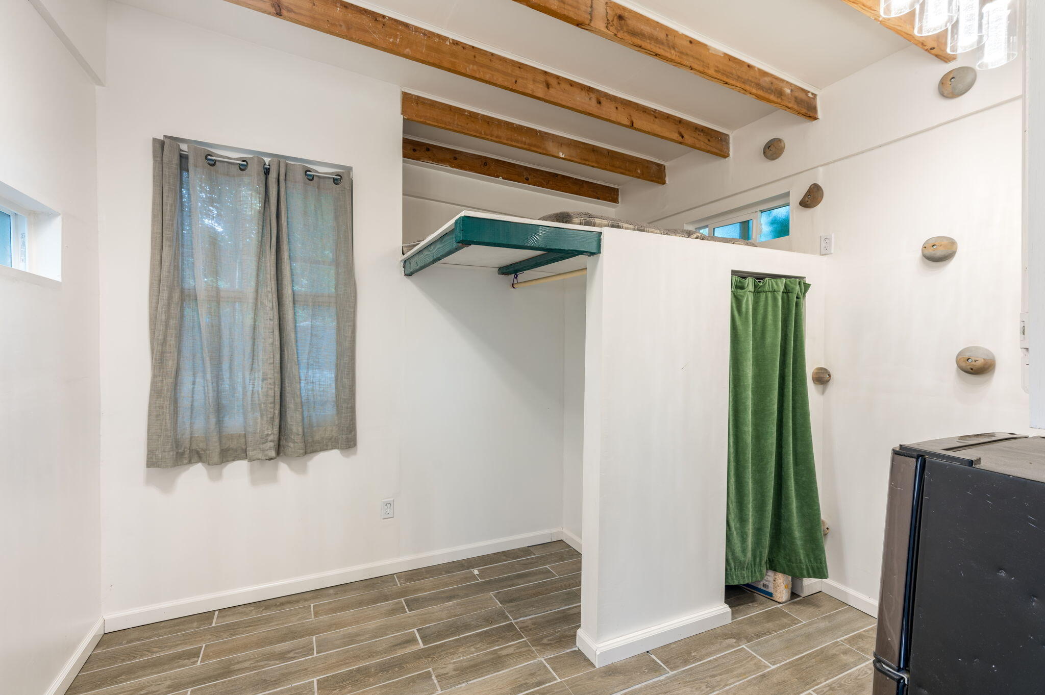 Photo 2 — 1001 Florida Street SE