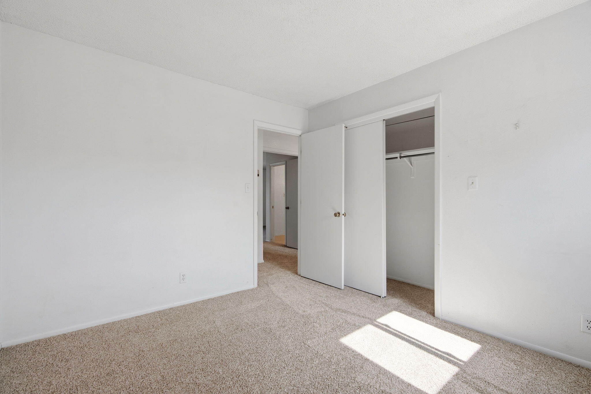 Photo 2 — 4108 Leon Grande Avenue SE