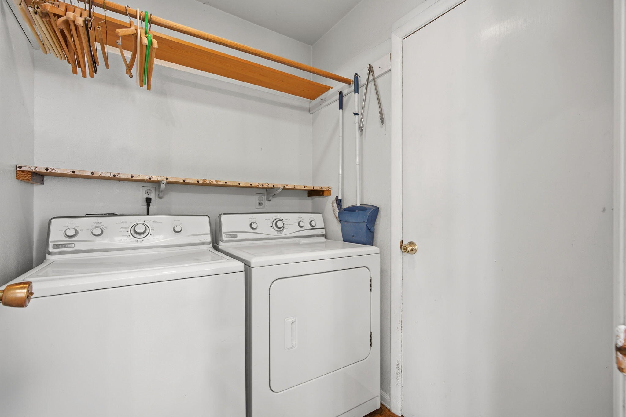 Photo 3 — 4108 Leon Grande Avenue SE