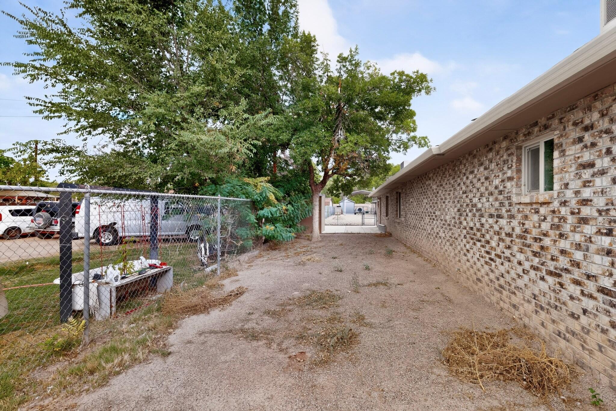 Photo 15 — 1502 La Vega Drive SW