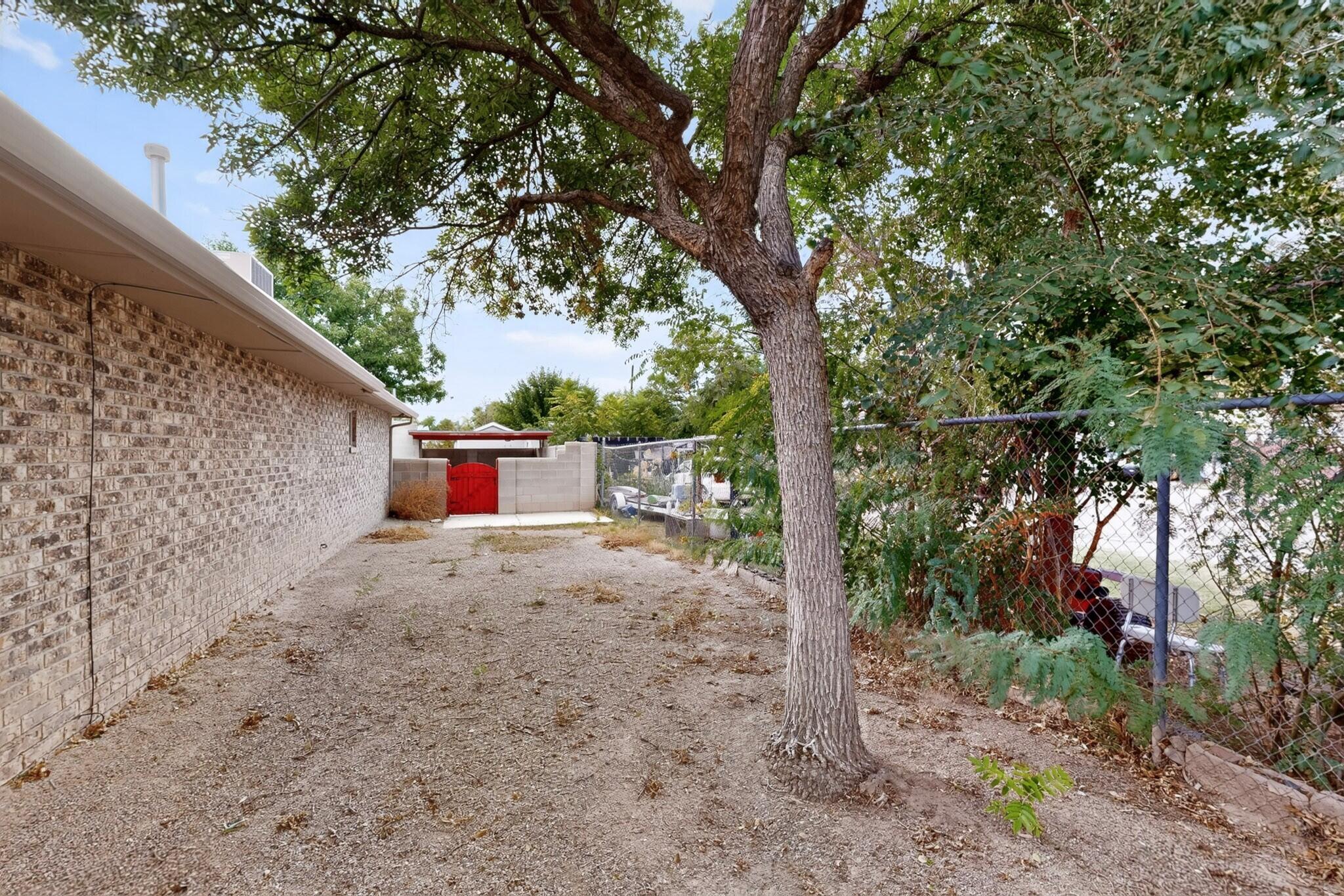 Photo 14 — 1502 La Vega Drive SW