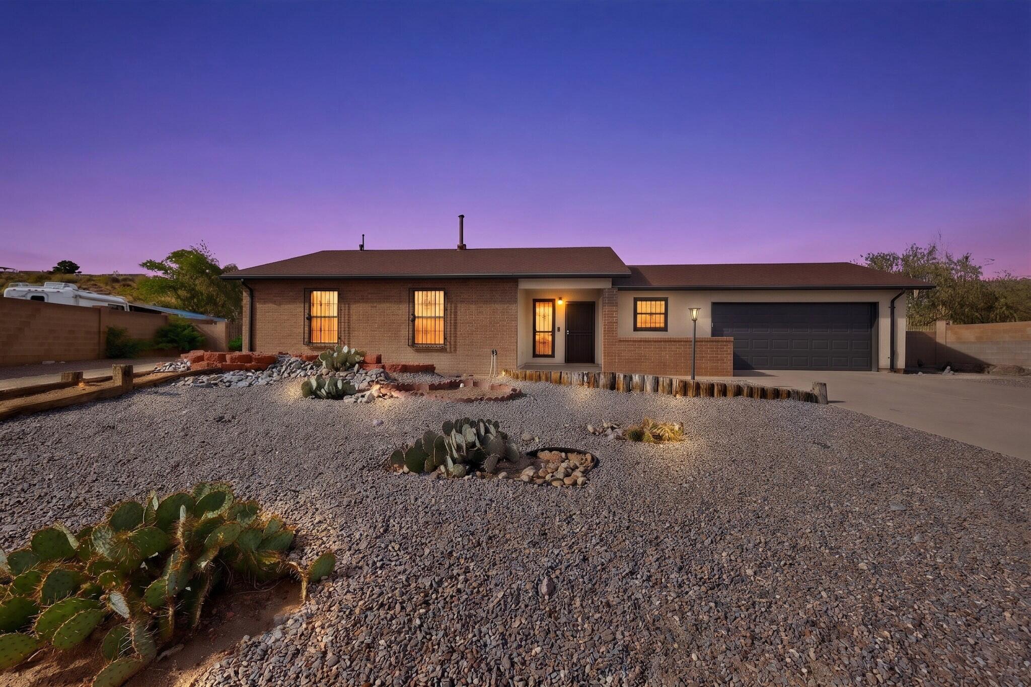 275 Moonstone Drive NE, Rio Rancho, NM 87124