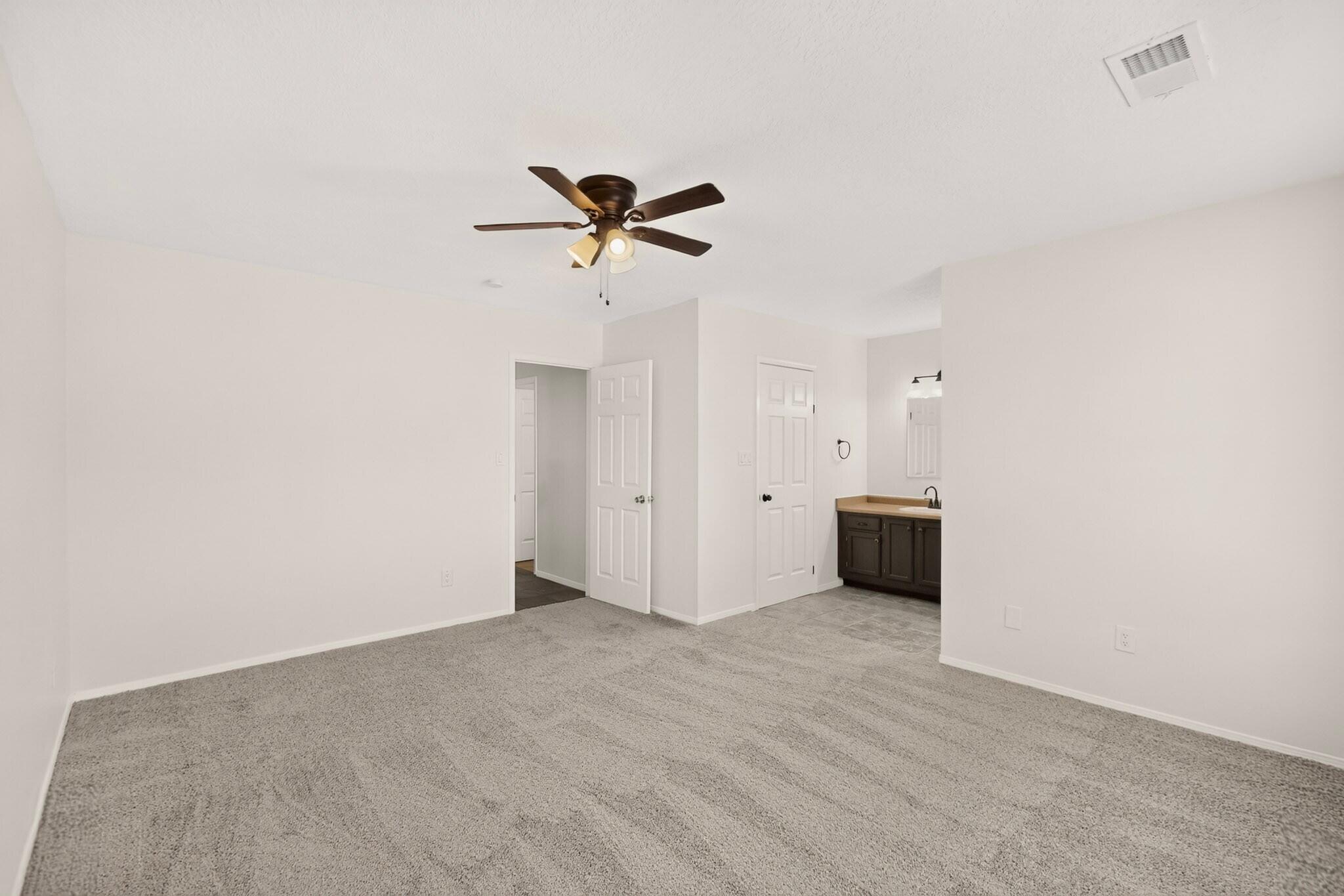 Photo 20 — 275 Moonstone Drive NE