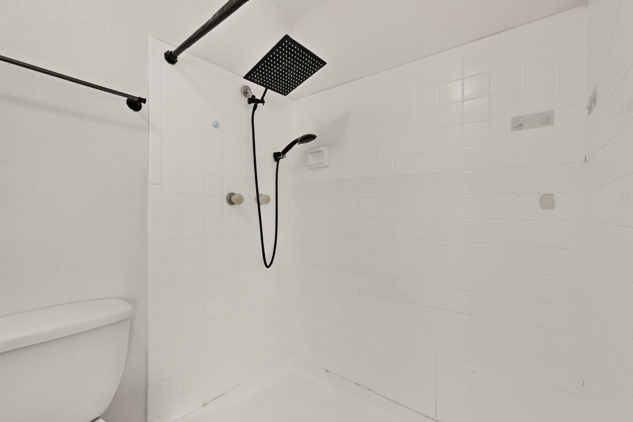 Photo 17 — 275 Moonstone Drive NE