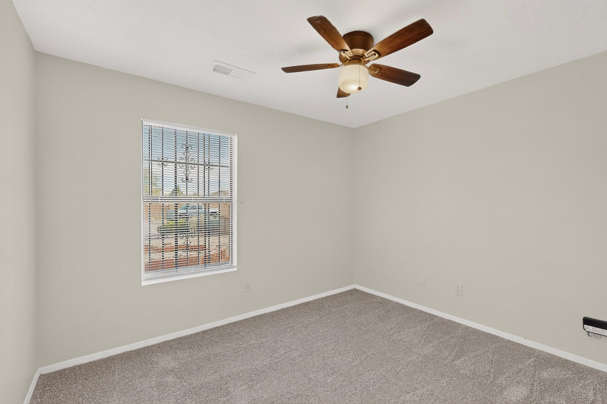 Photo 15 — 275 Moonstone Drive NE