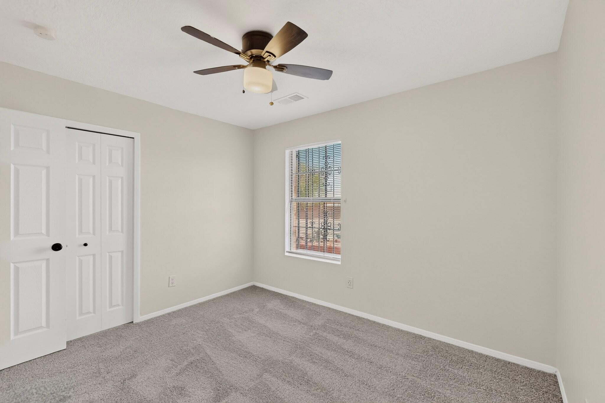 Photo 11 — 275 Moonstone Drive NE