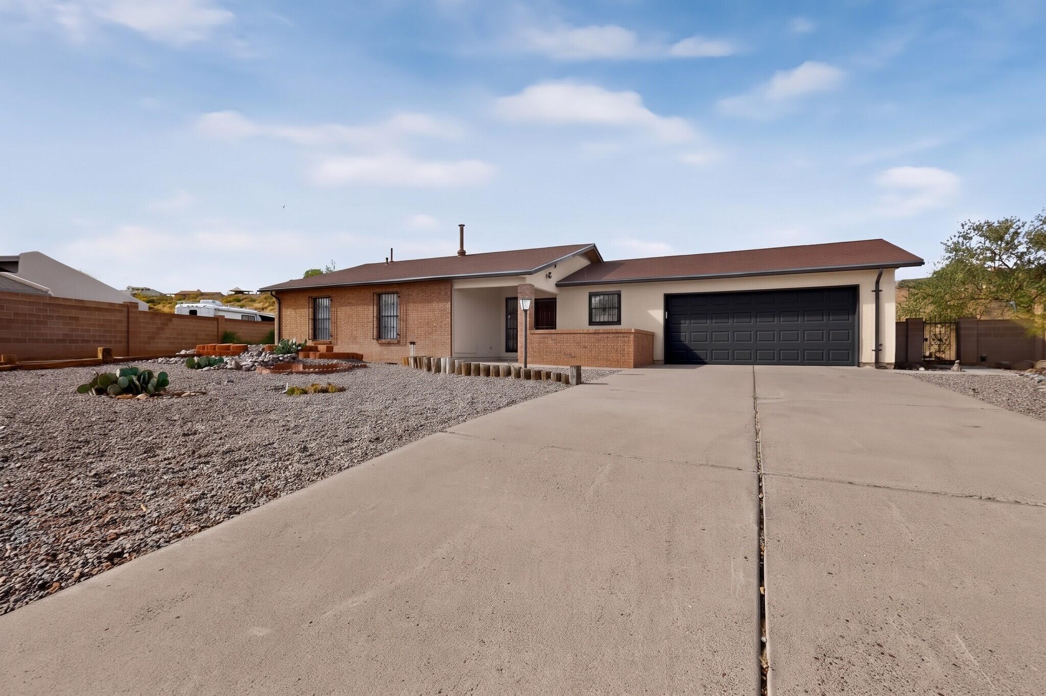 Photo 10 — 275 Moonstone Drive NE
