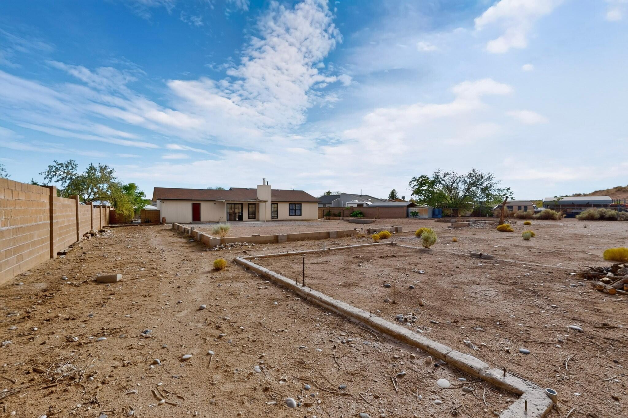 Photo 8 — 275 Moonstone Drive NE