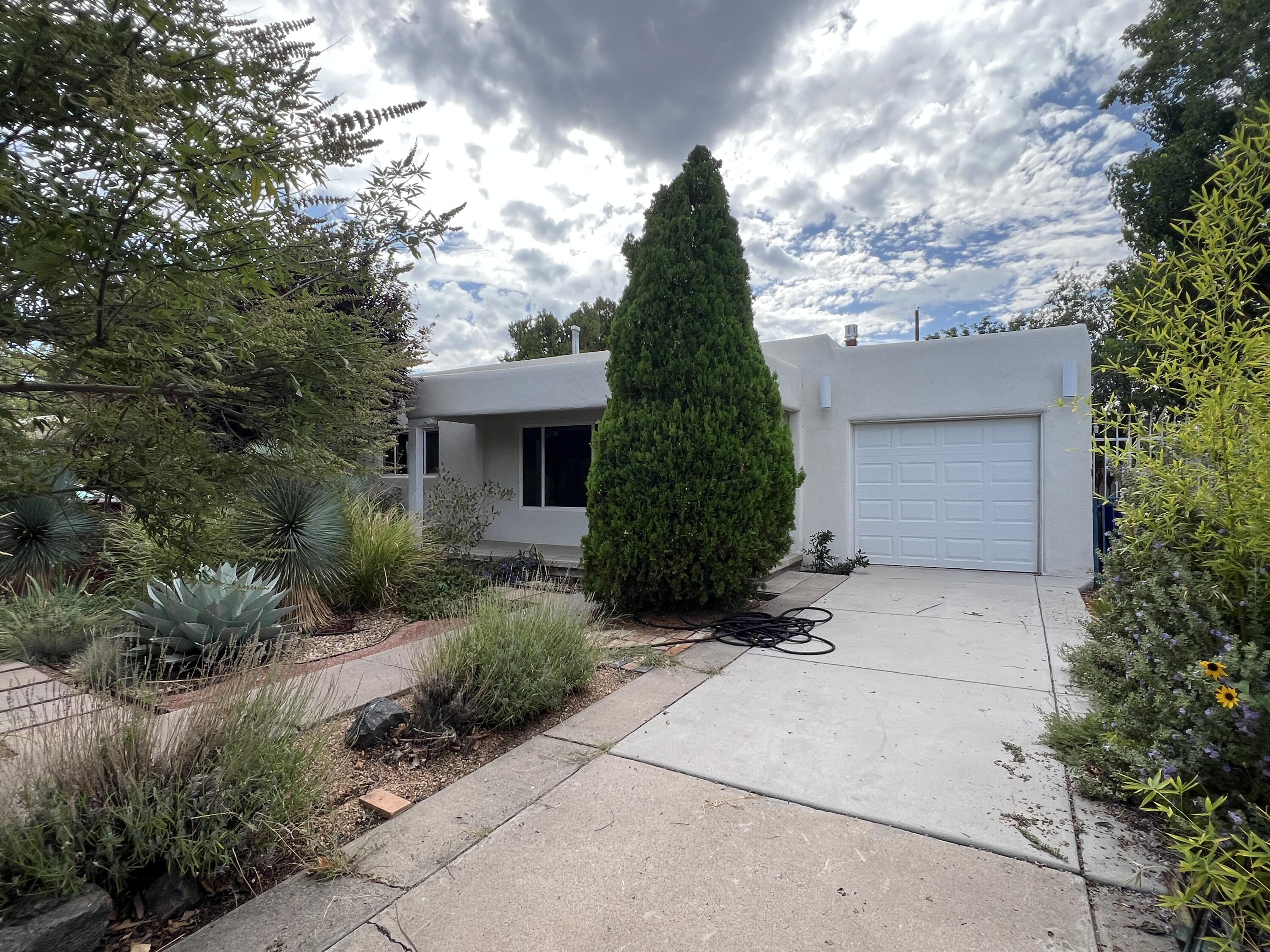 925 Quincy Street NE, Albuquerque, NM 87110