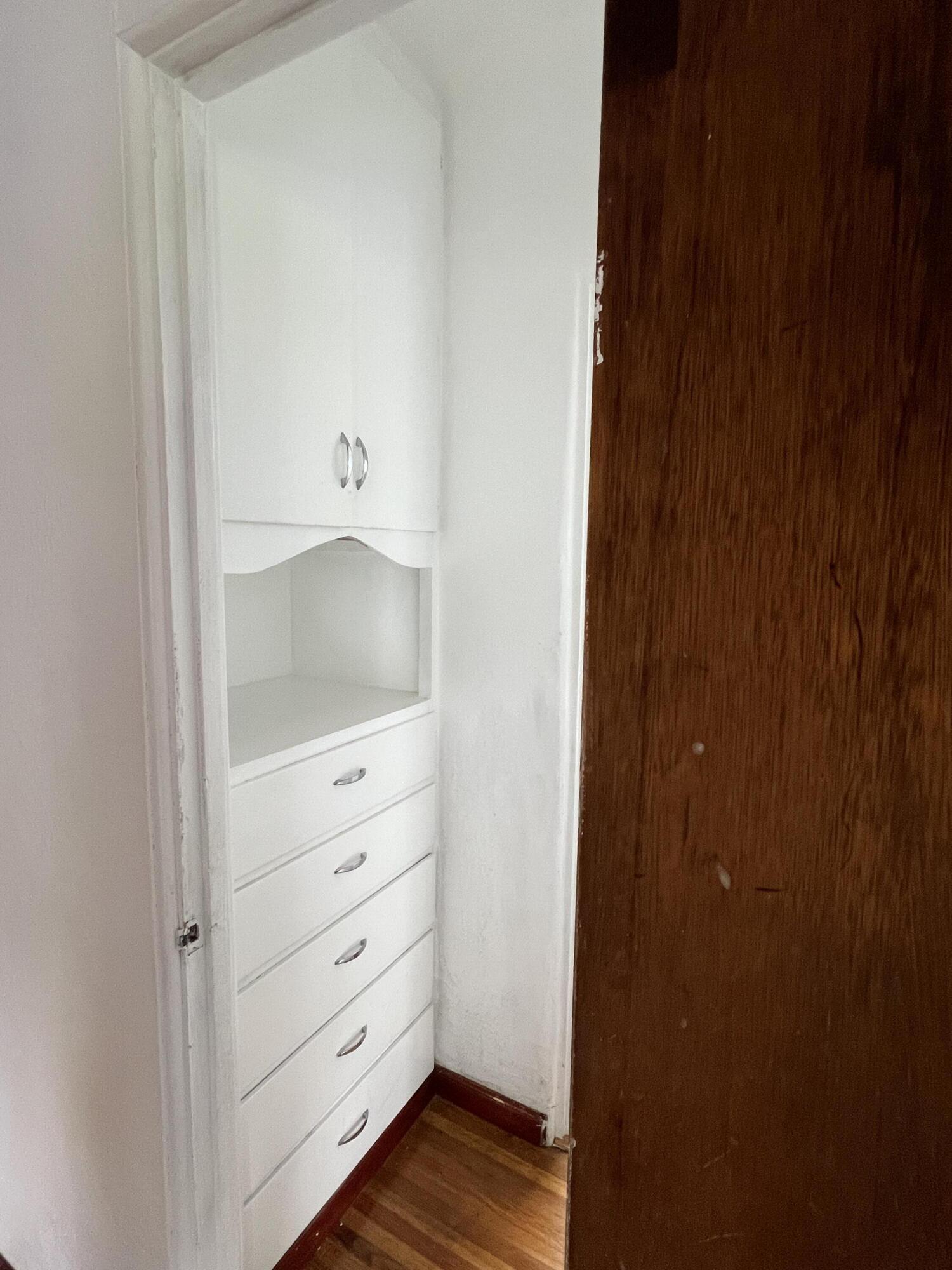 Photo 11 — 925 Quincy Street NE