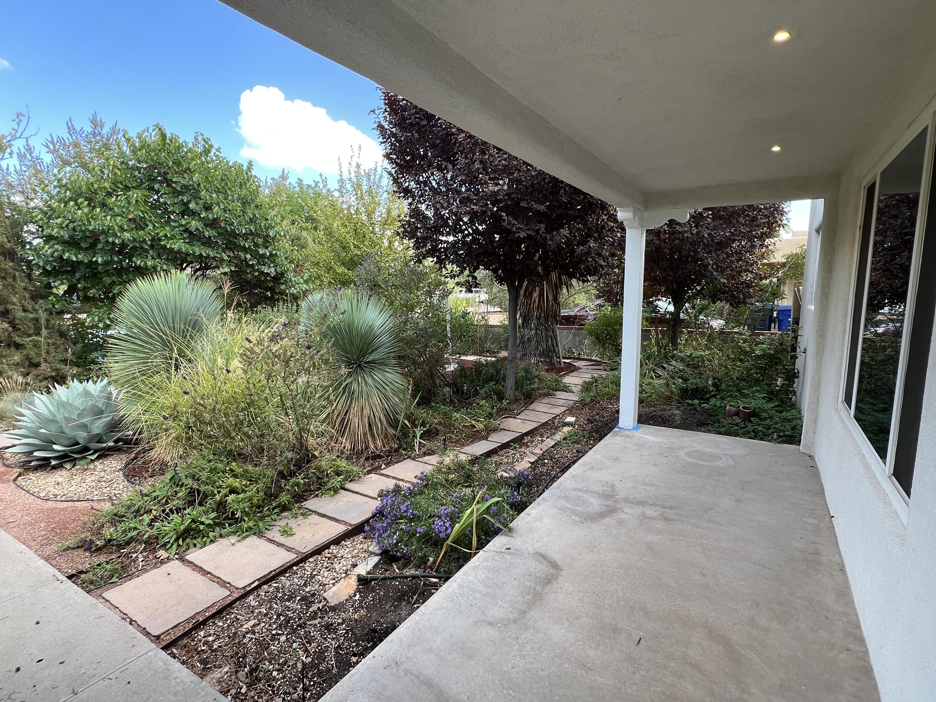 Photo 17 — 925 Quincy Street NE